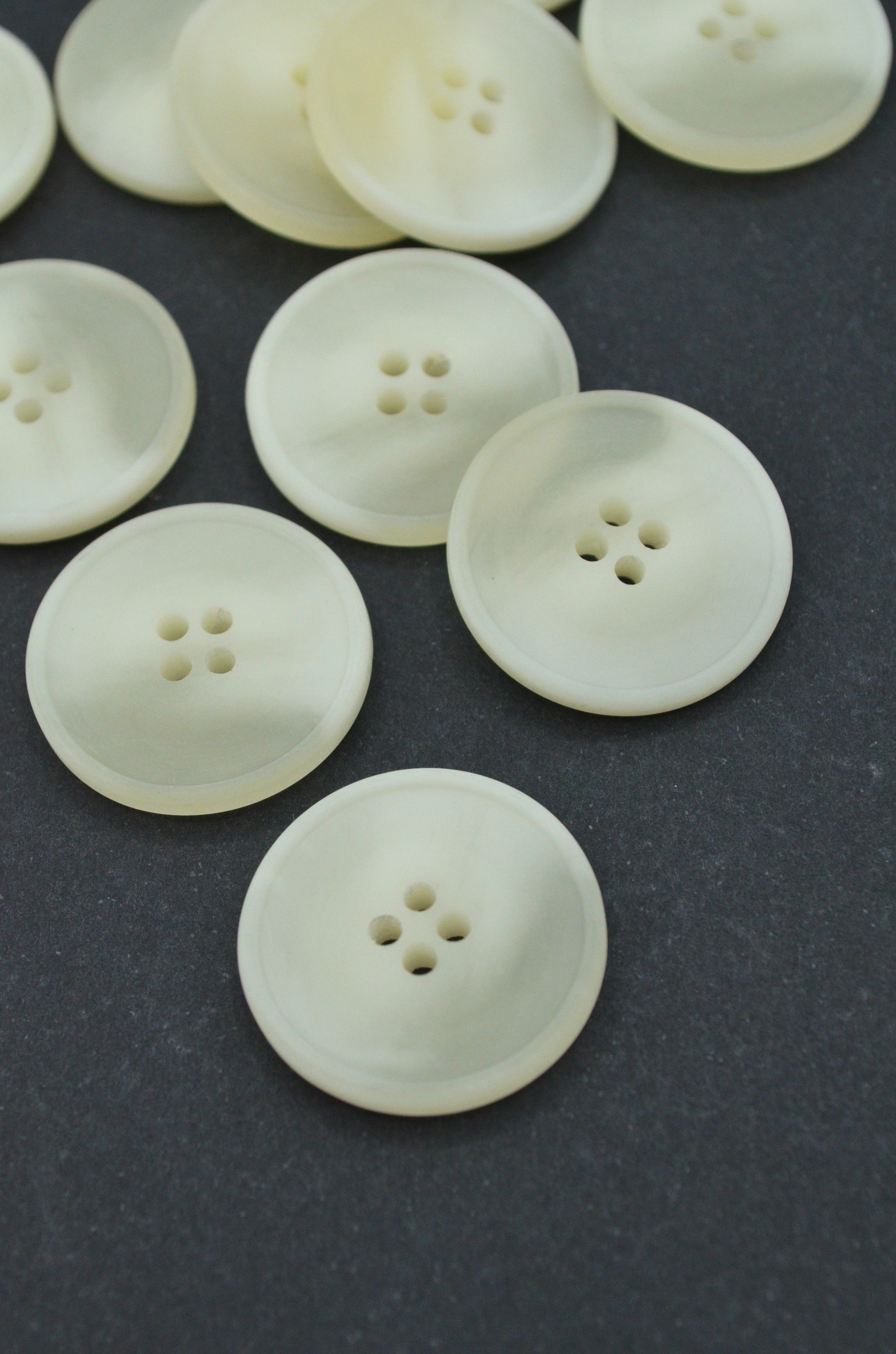 Nasturi De Plastic 23mm, Crem