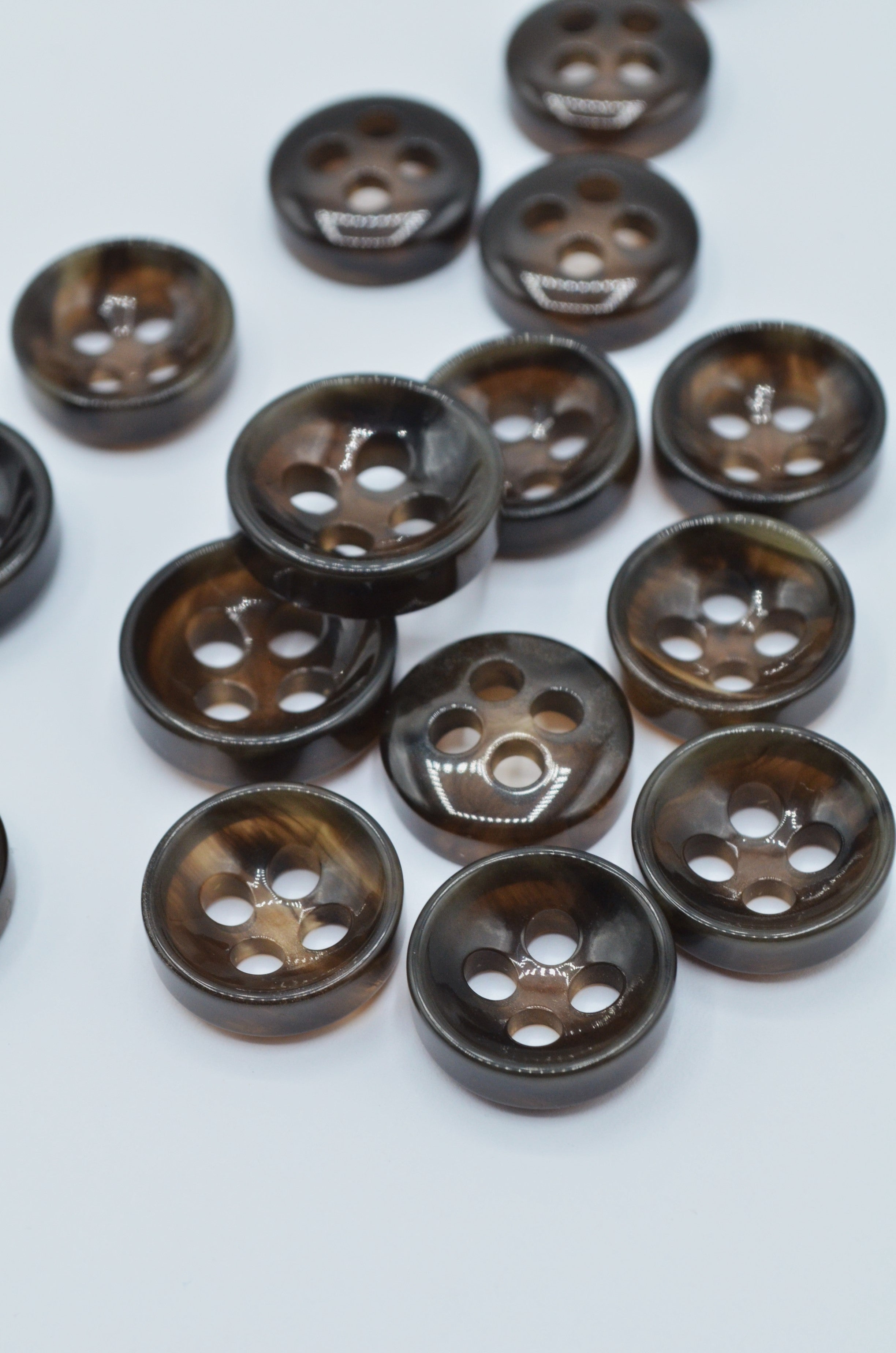 Nasturi De Plastic 17mm, Maro