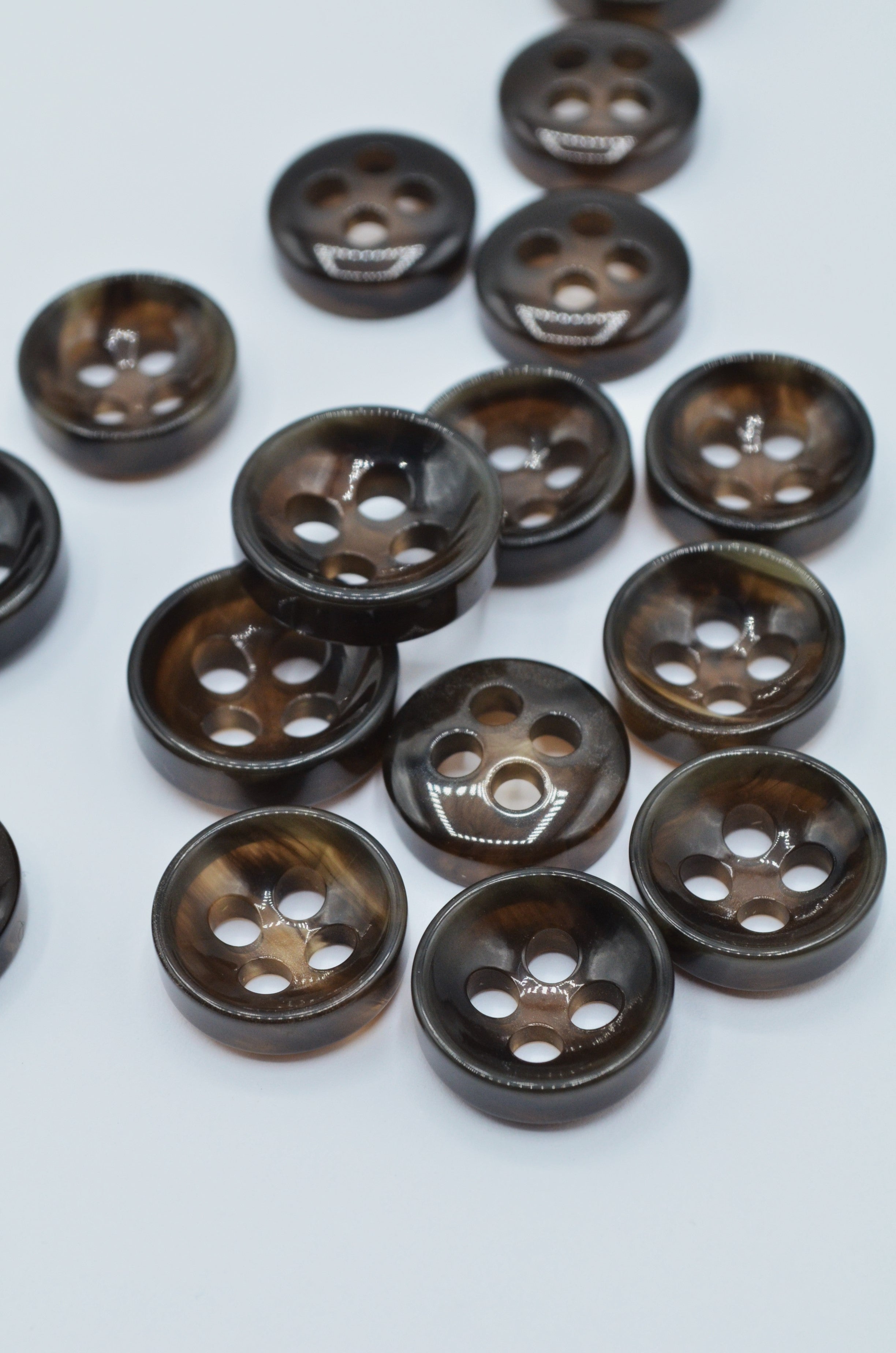 Nasturi De Plastic 17mm, Maro