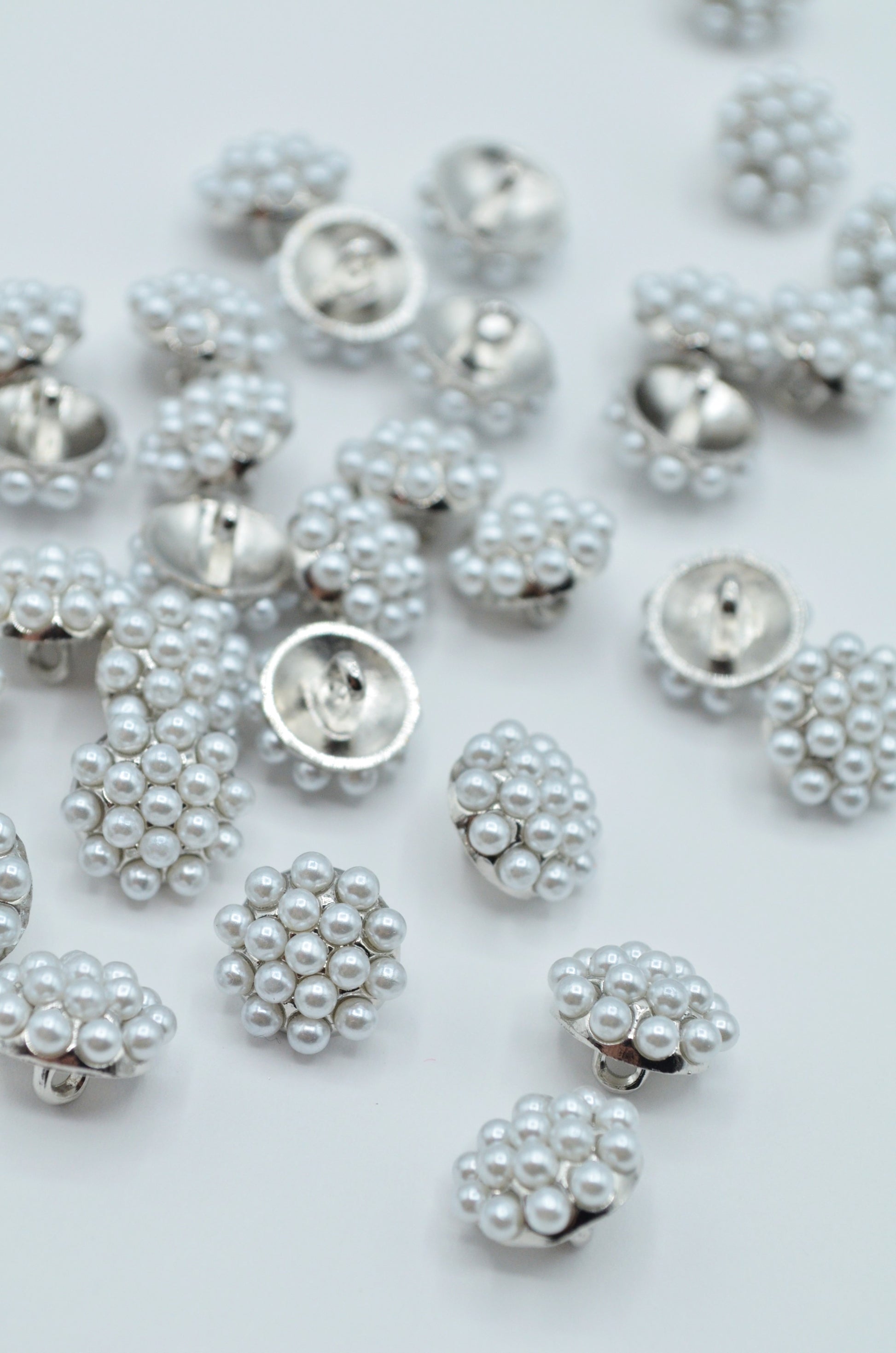Nasturi Metalici Argintii Cu Perle 11mm