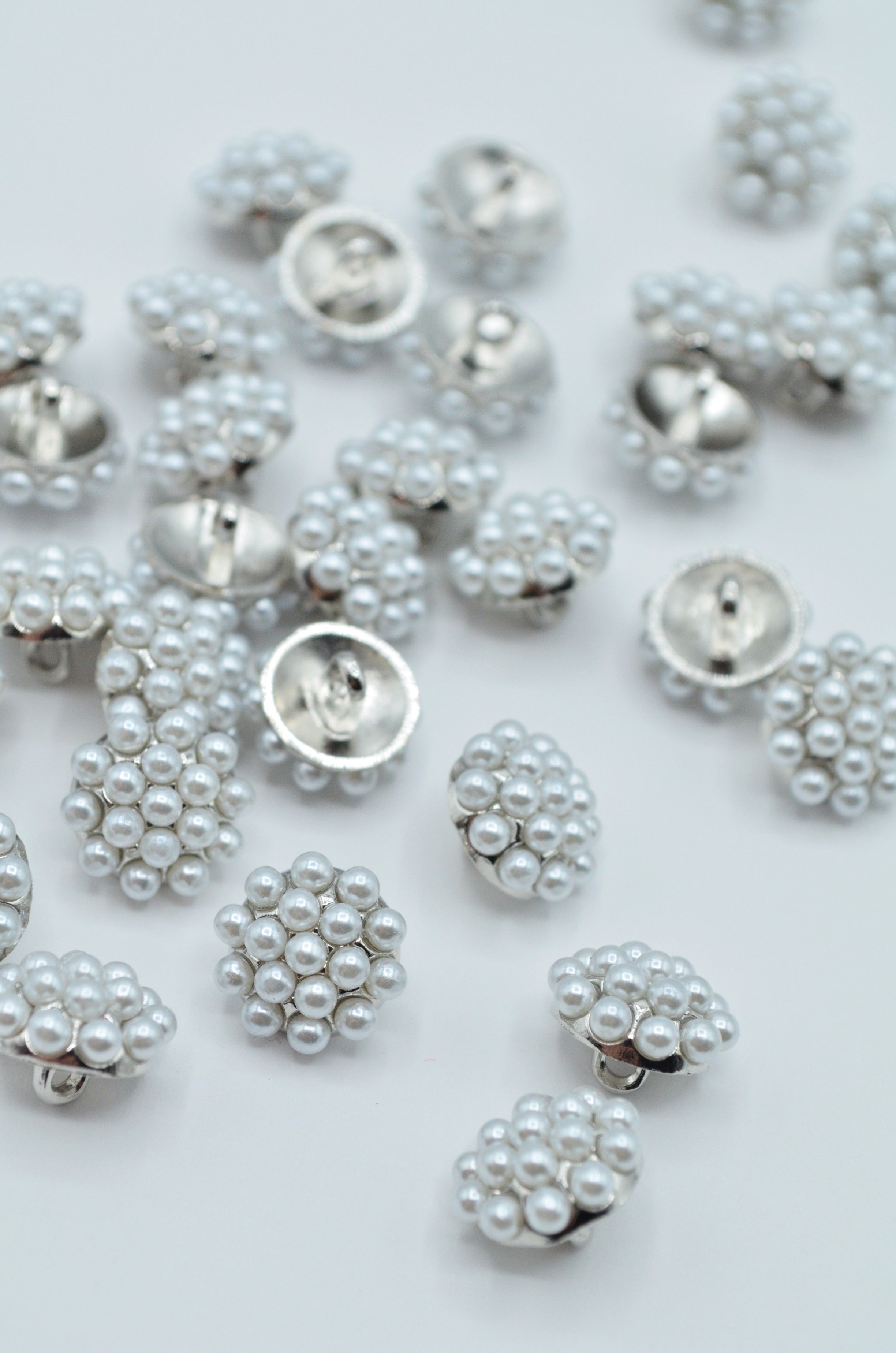 Nasturi Metalici Argintii Cu Perle 11mm