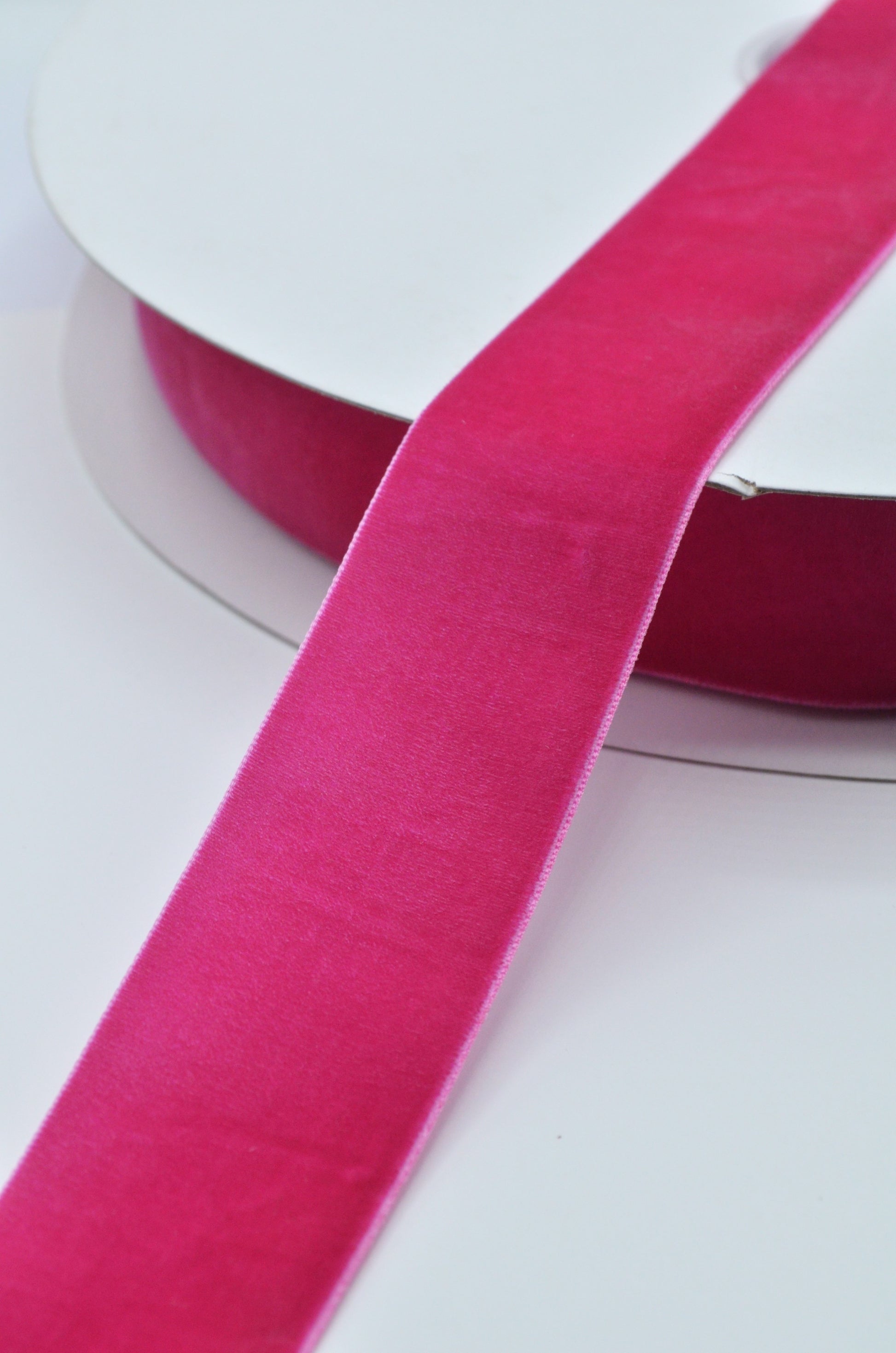 Panglica De Catifea  40mm, Fucsia
