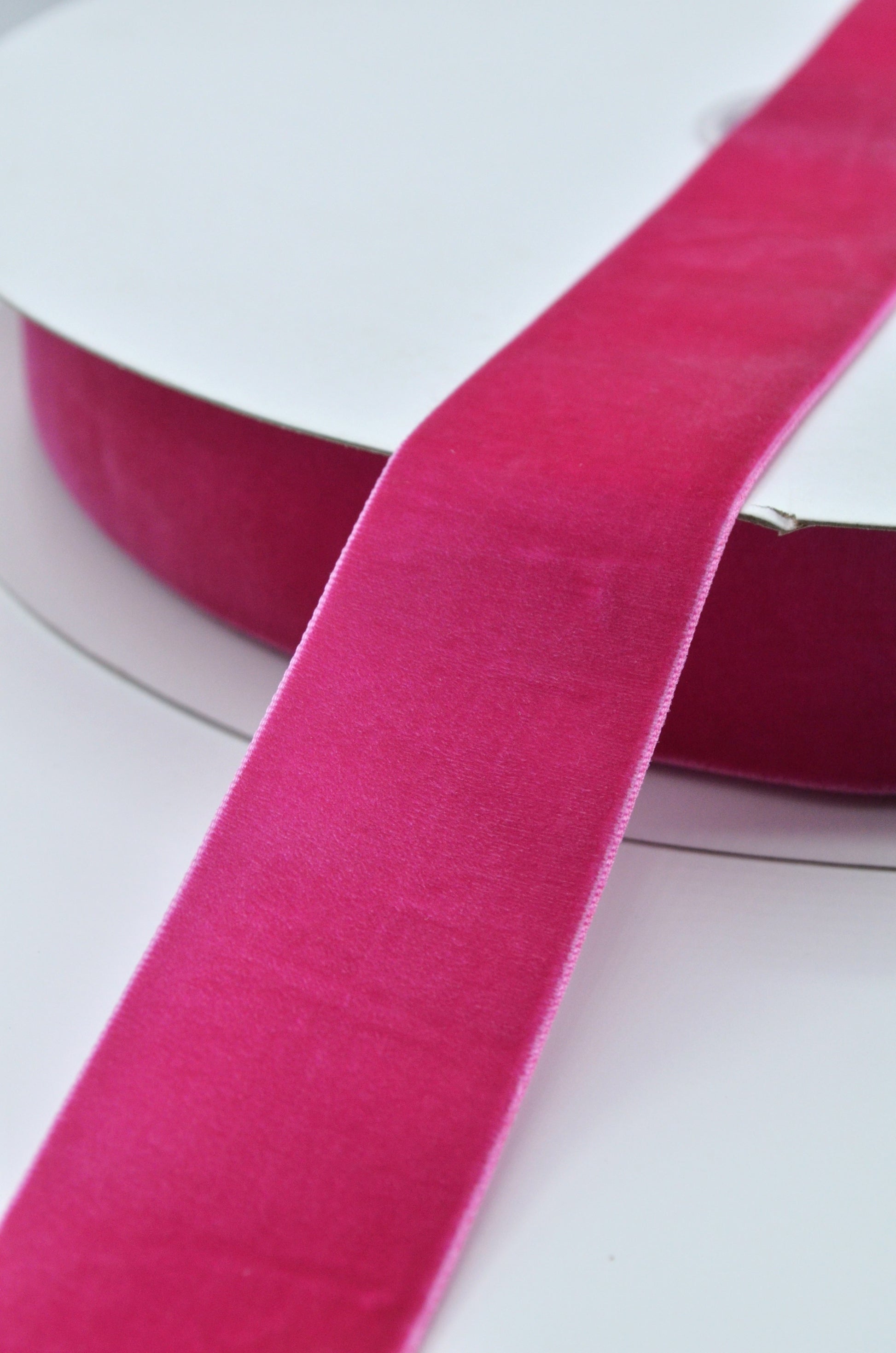 Panglica De Catifea  40mm, Fucsia