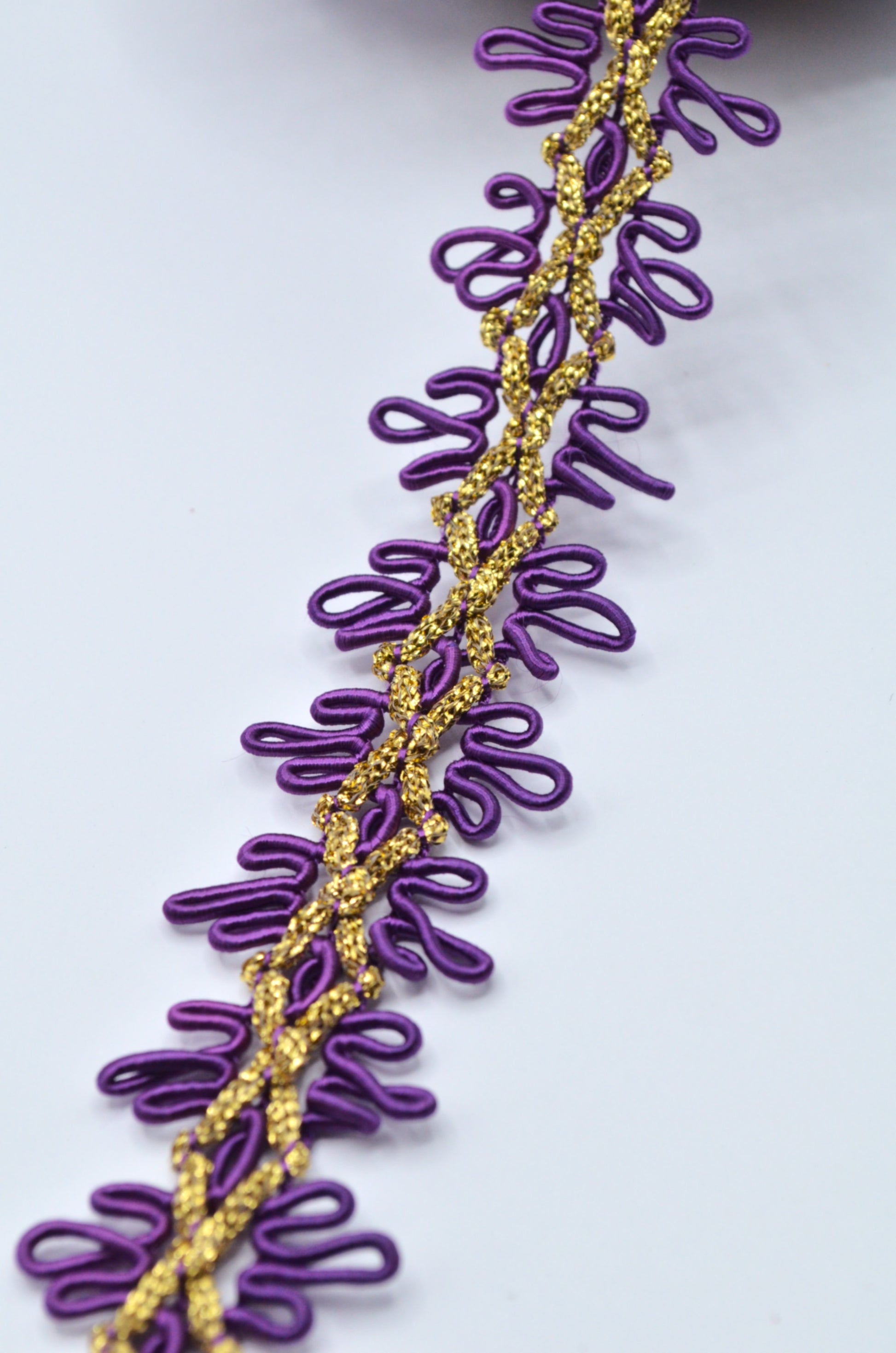 Pasmanterie 3cm, Mov Cu Auriu