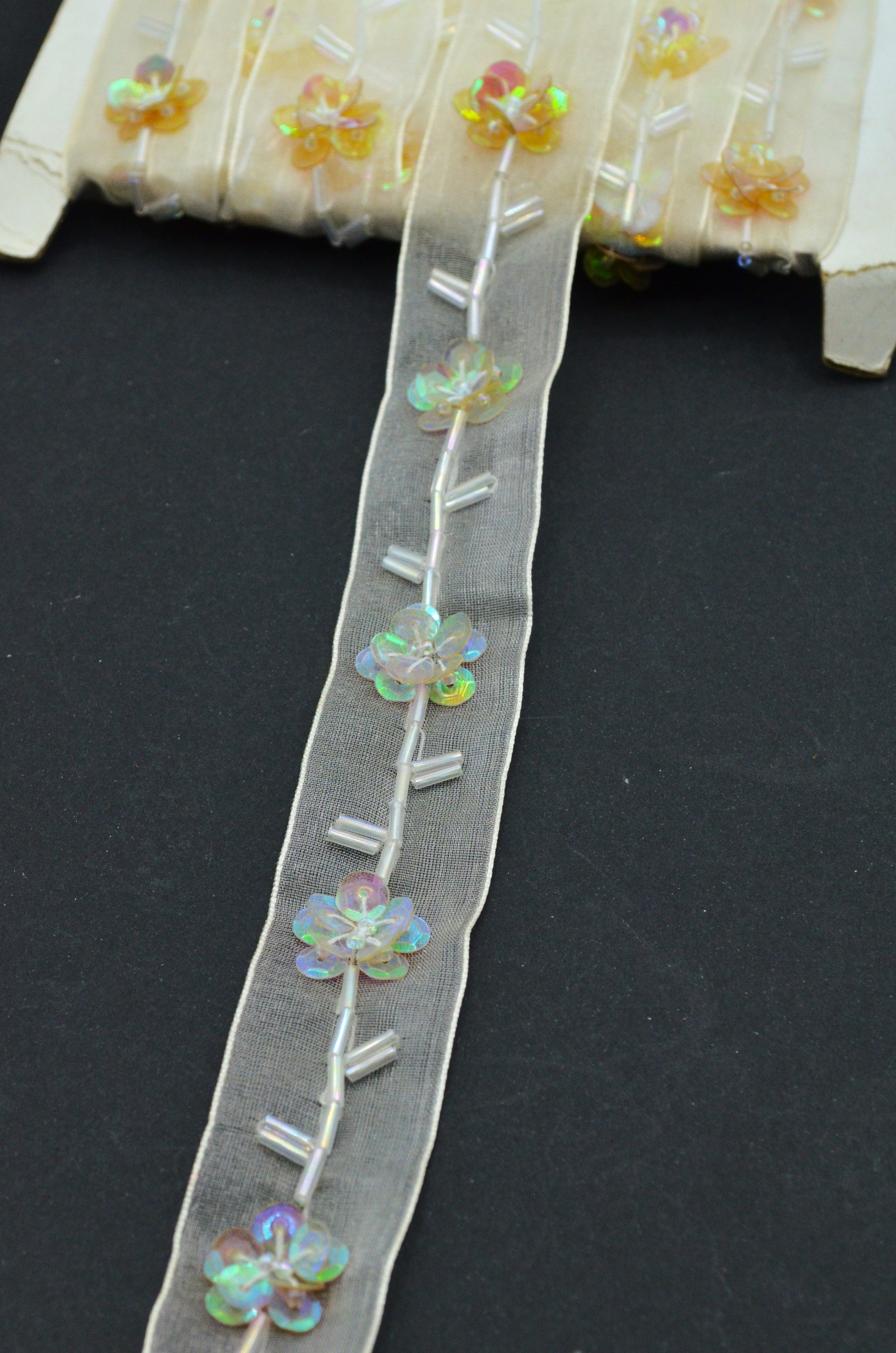 Pasmanterie Organza cu Paiete, 28mm, Bej