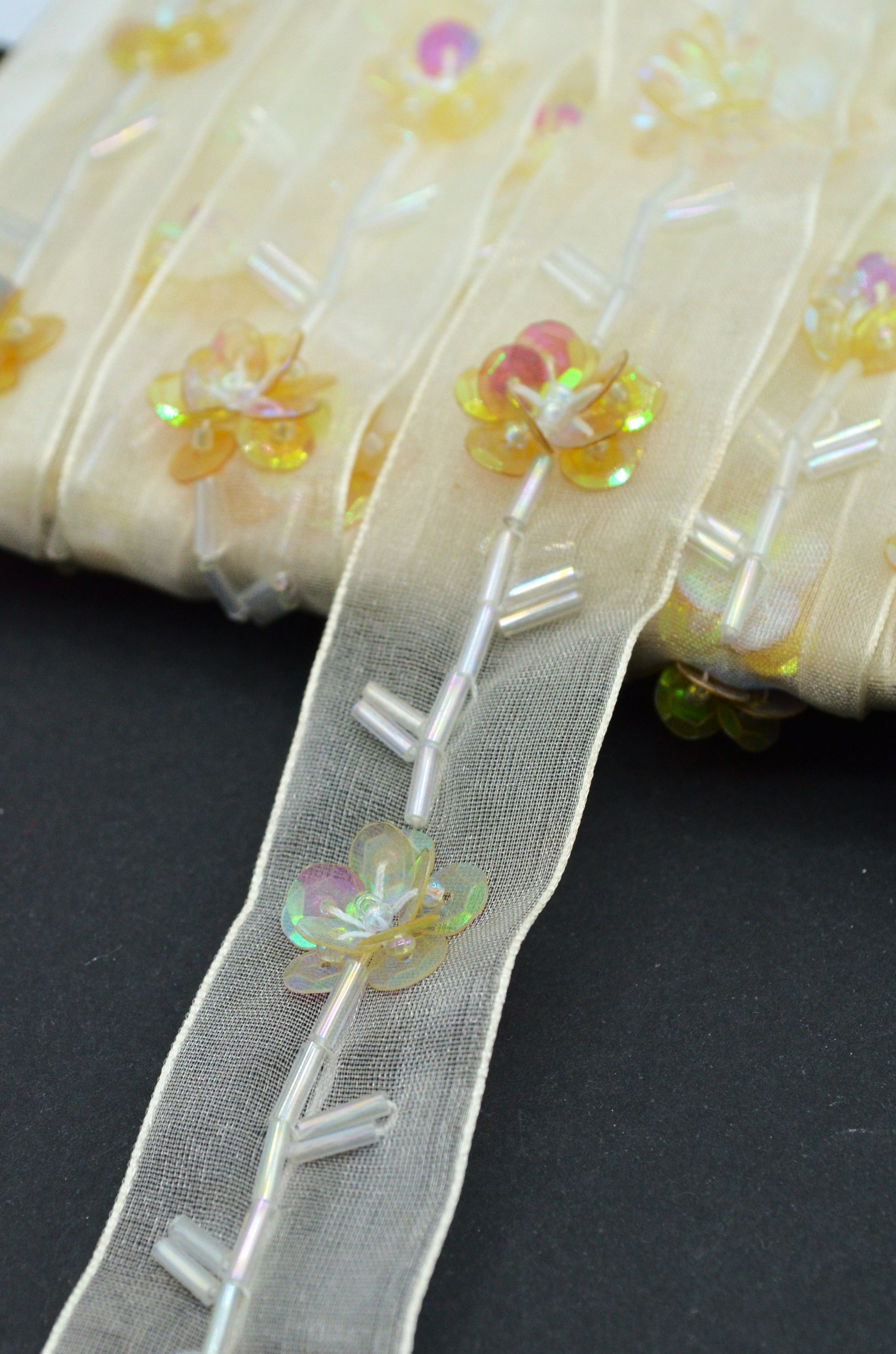 Pasmanterie Organza cu Paiete, 28mm, Bej