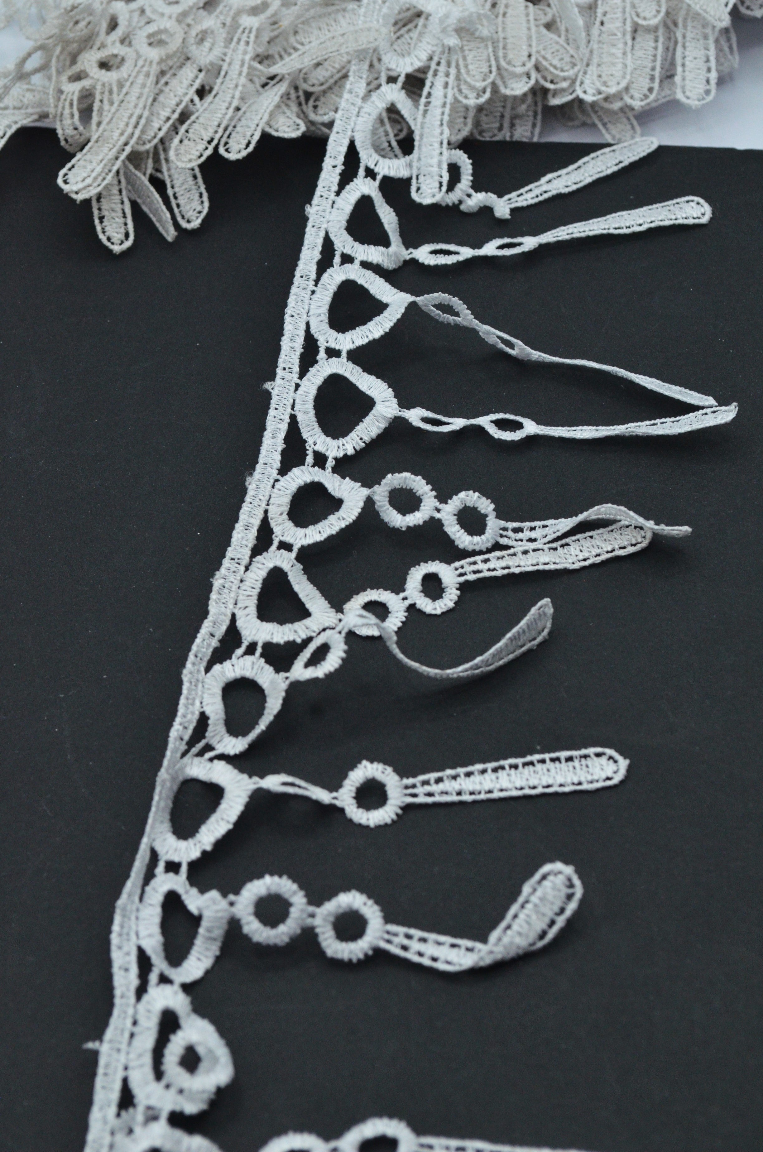Dantela 10.50cm, Alb
