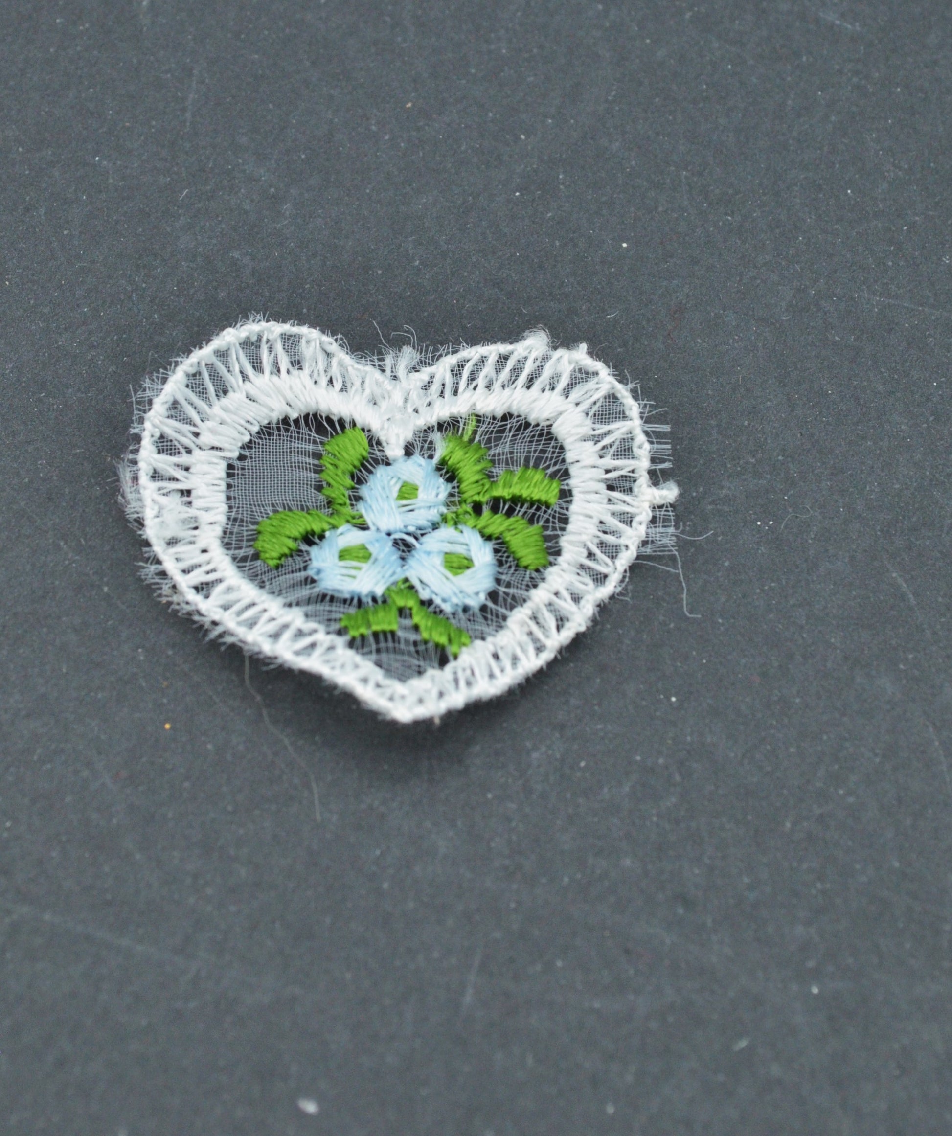 Aplicatie Brodata Inimioara 3.50x3.80cm