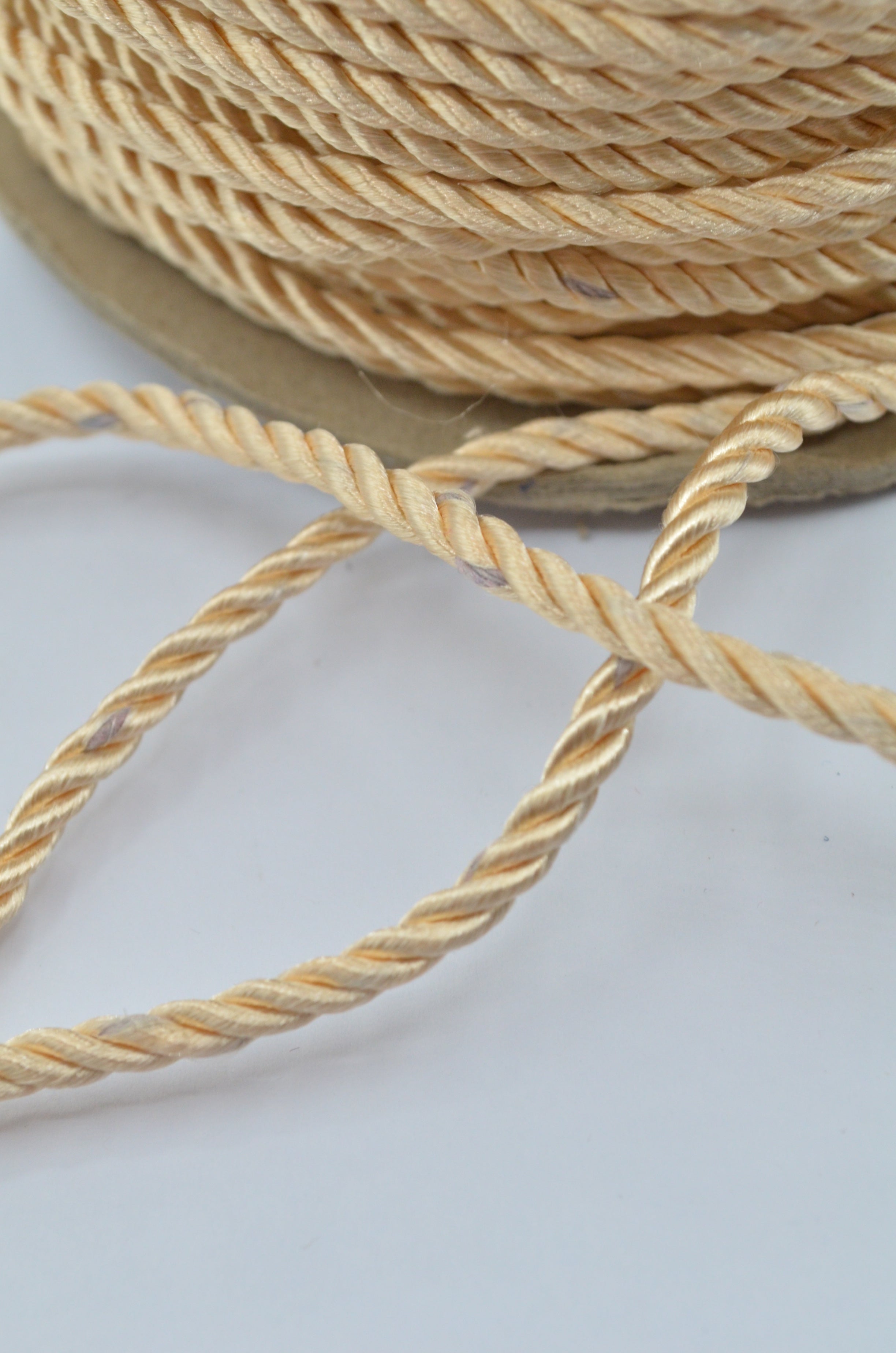 Snur Rasucit 4mm, Crem