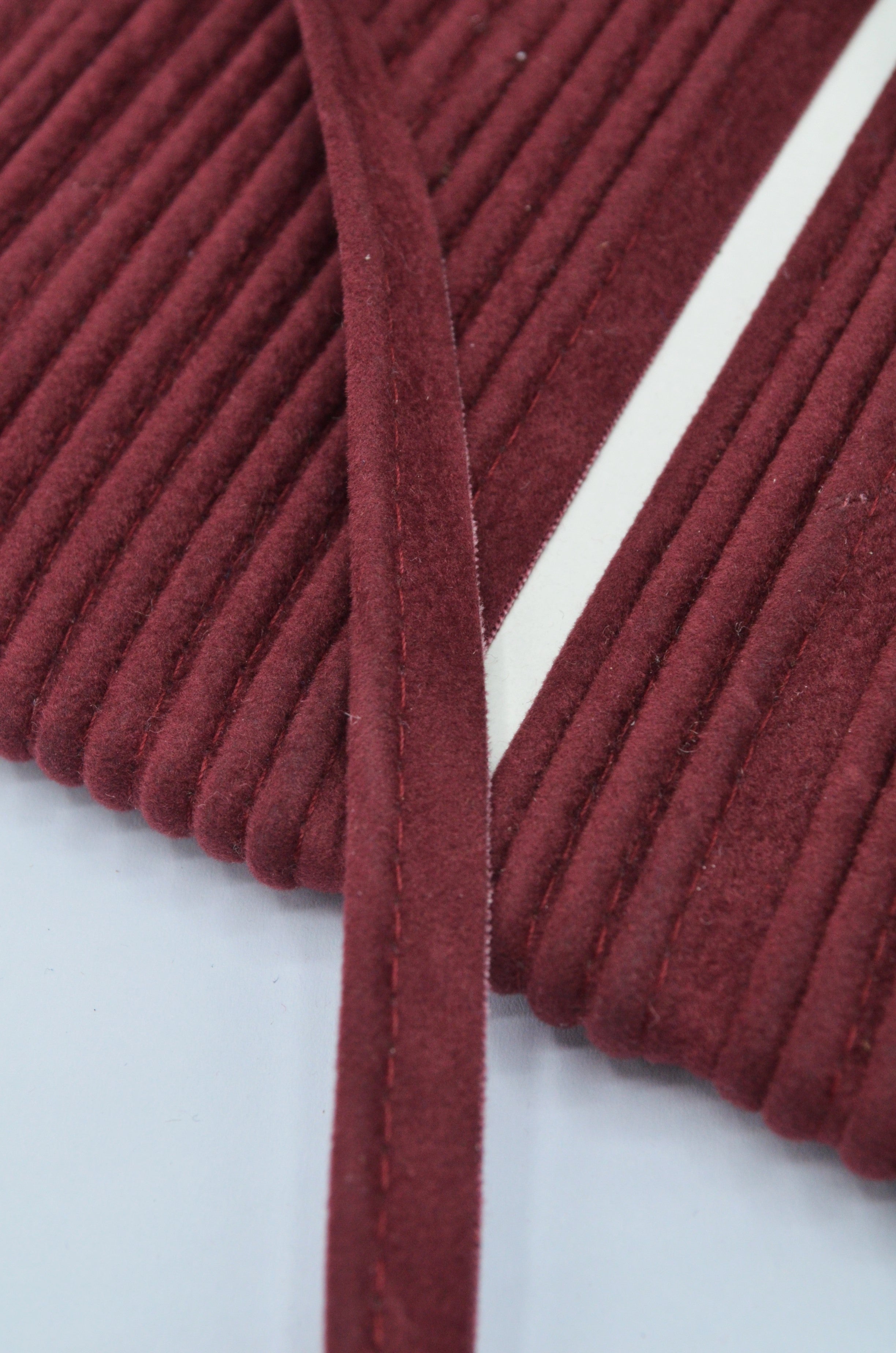 Paspoal imitatie piele intoarsa 10mm