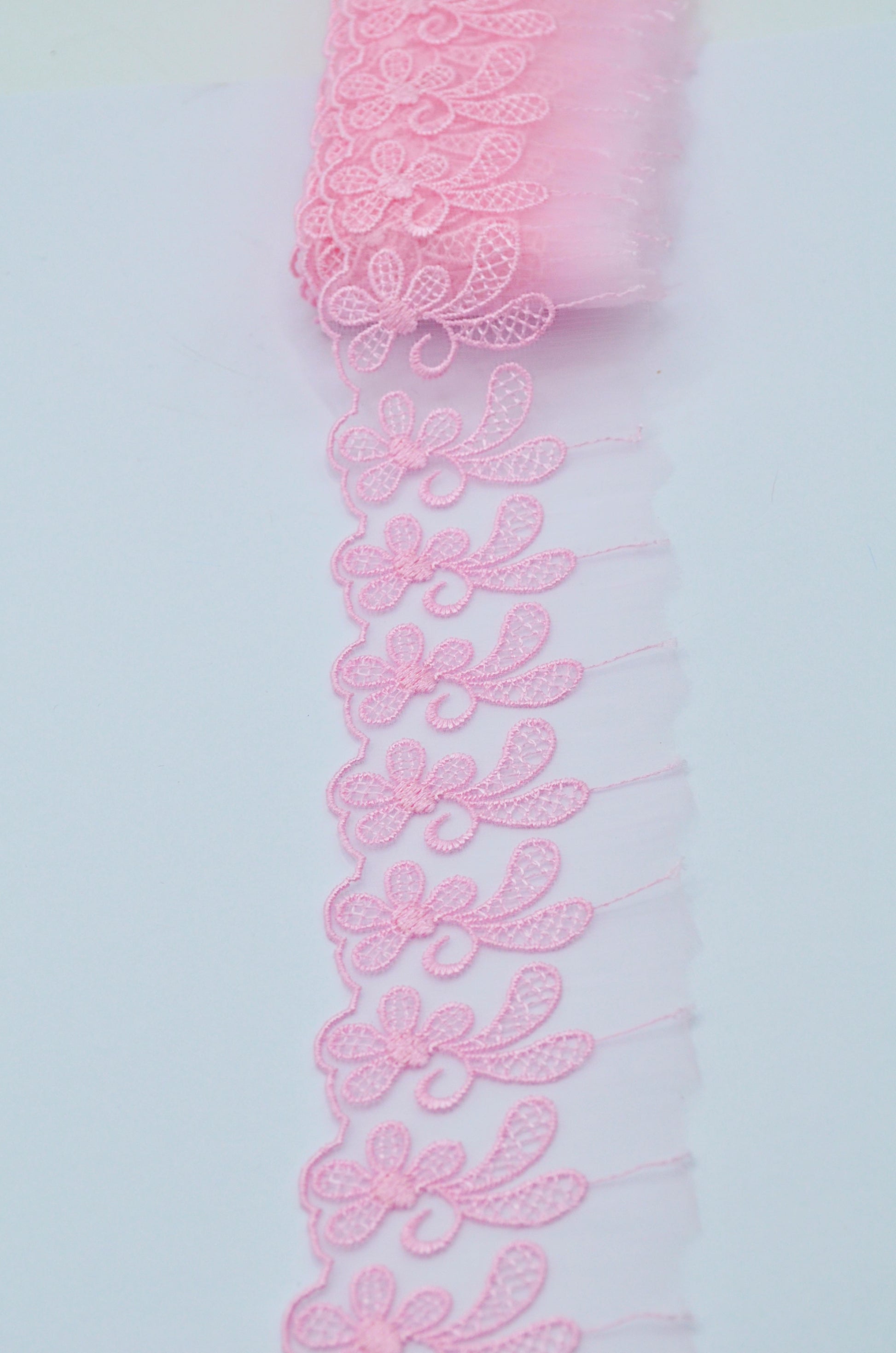 Dantela Din Organza Brodata 5.50cm, Roz