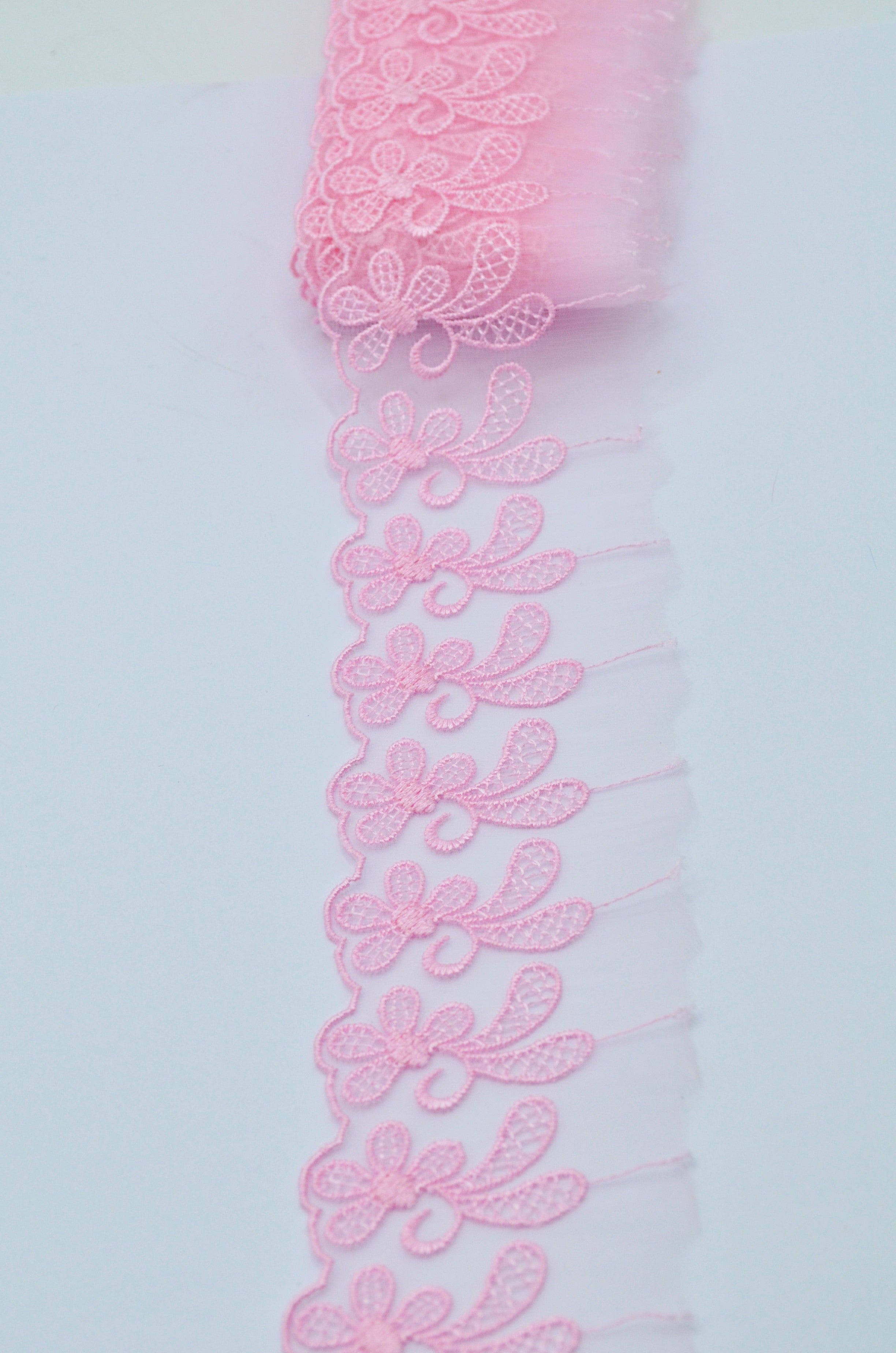 Dantela Din Organza Brodata 5.50cm, Roz