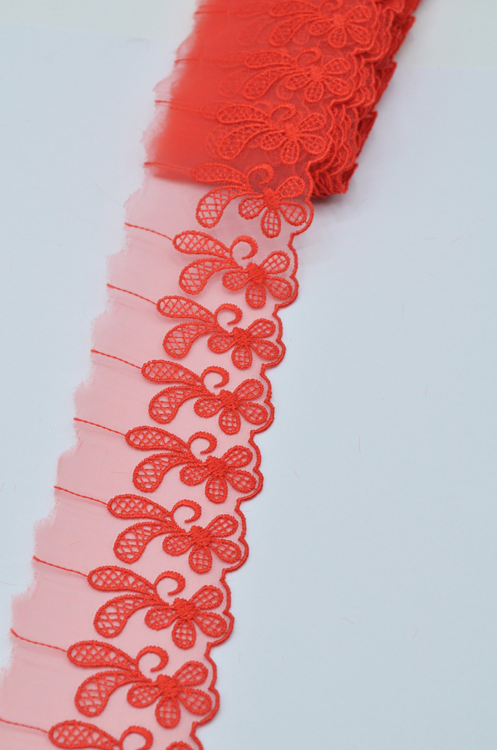 Dantela Din Organza Brodata 5.50cm, Rosu