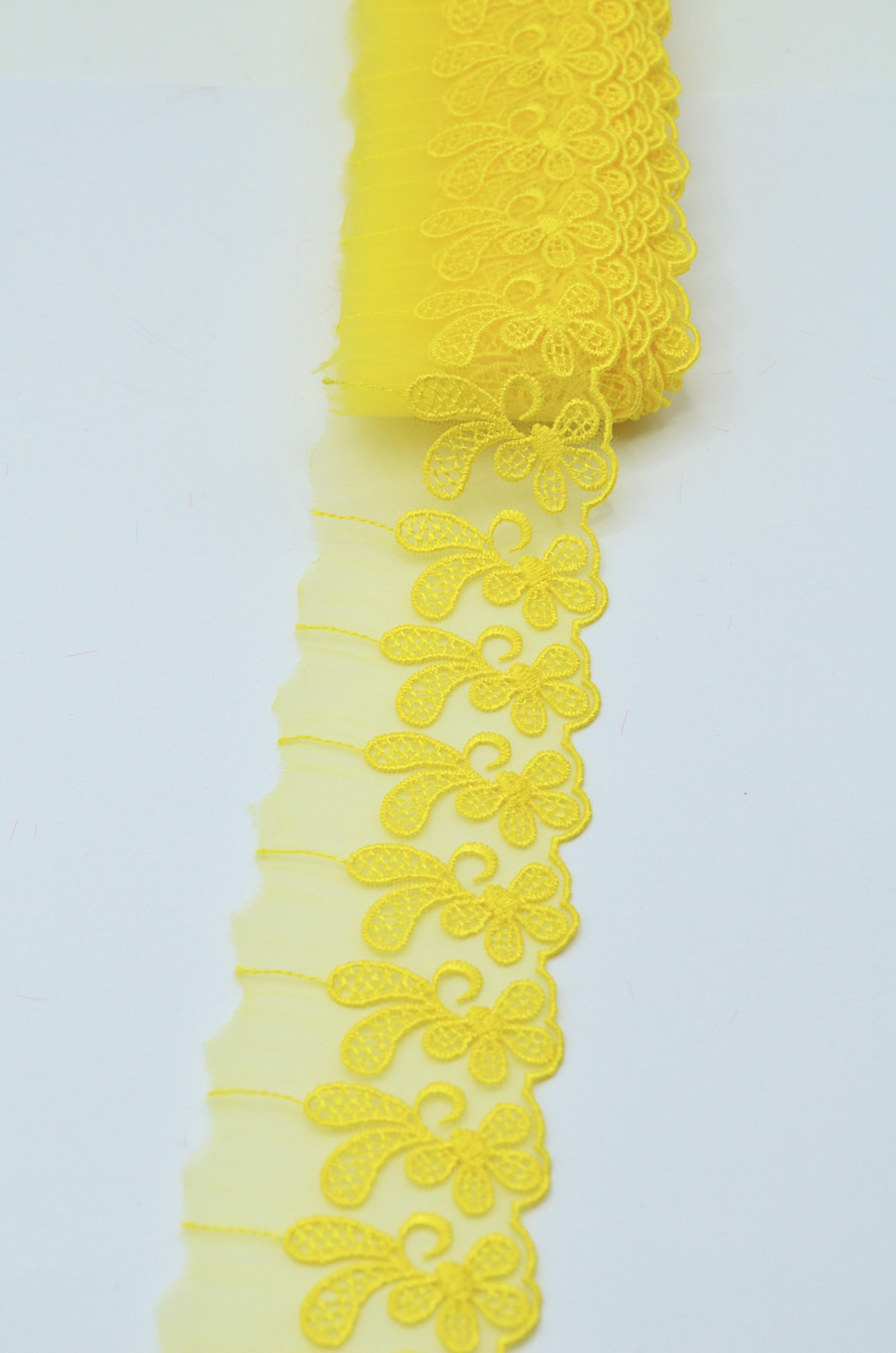 Dantela Din Organza Brodata 5.50cm, Galben