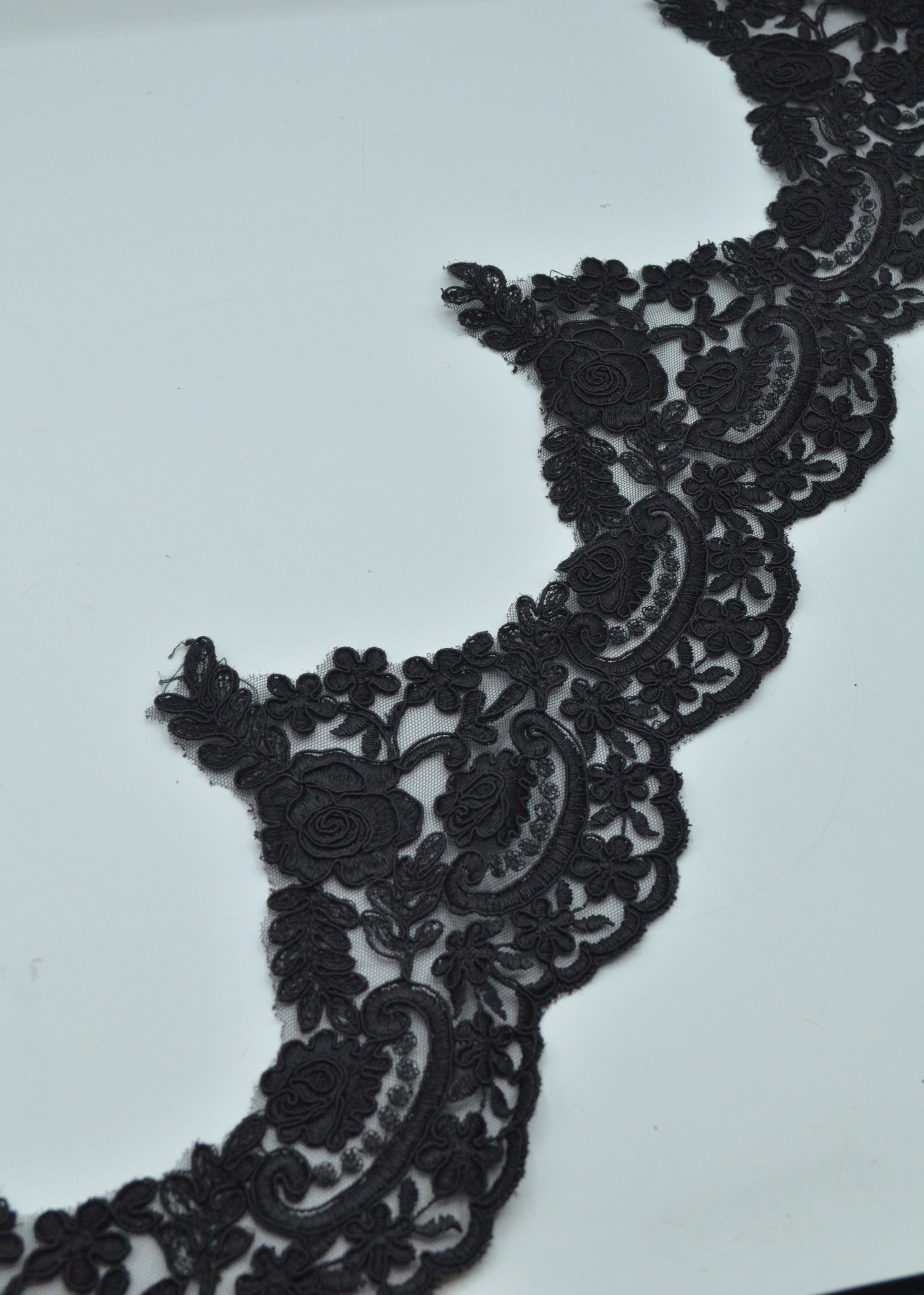 Broderie Neagra 14cm