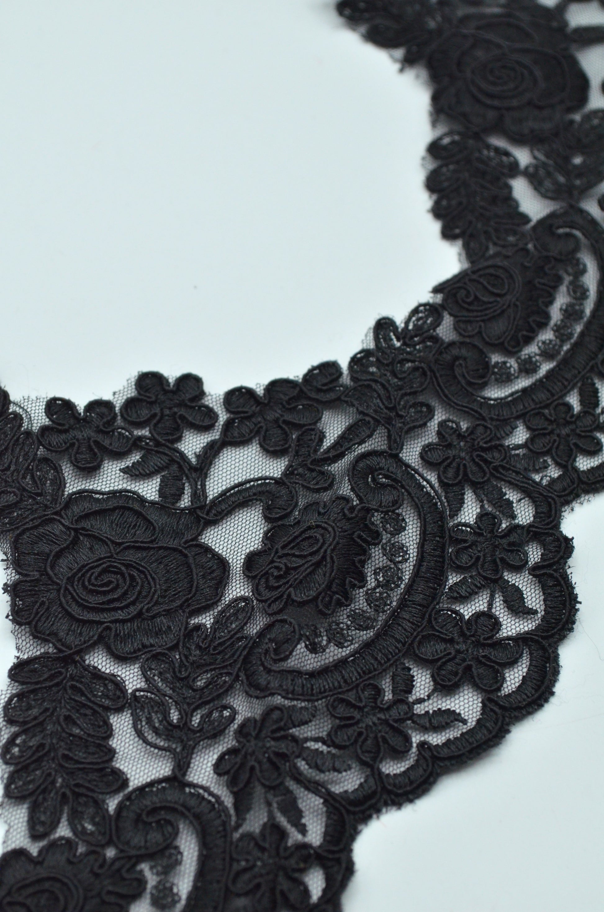 Broderie Neagra 14cm