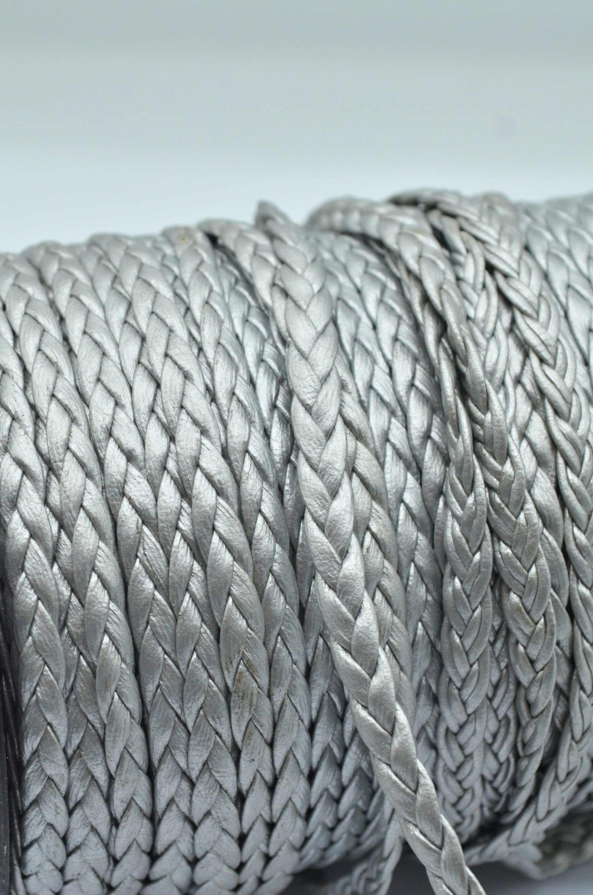Snur Impletit Din Piele Ecologica 6mm, Argintiu Mat