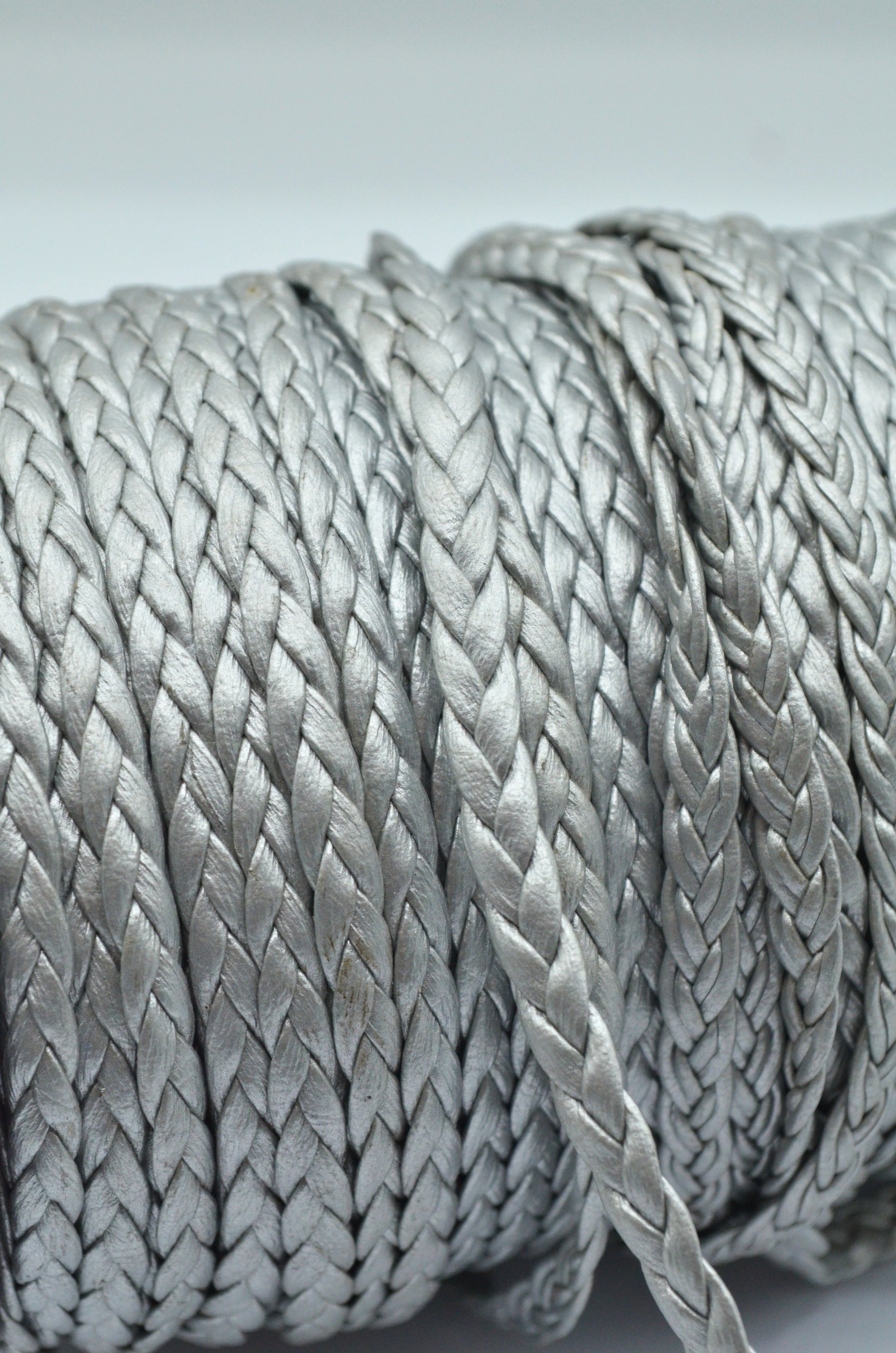 Snur Impletit Din Piele Ecologica 6mm, Argintiu Mat