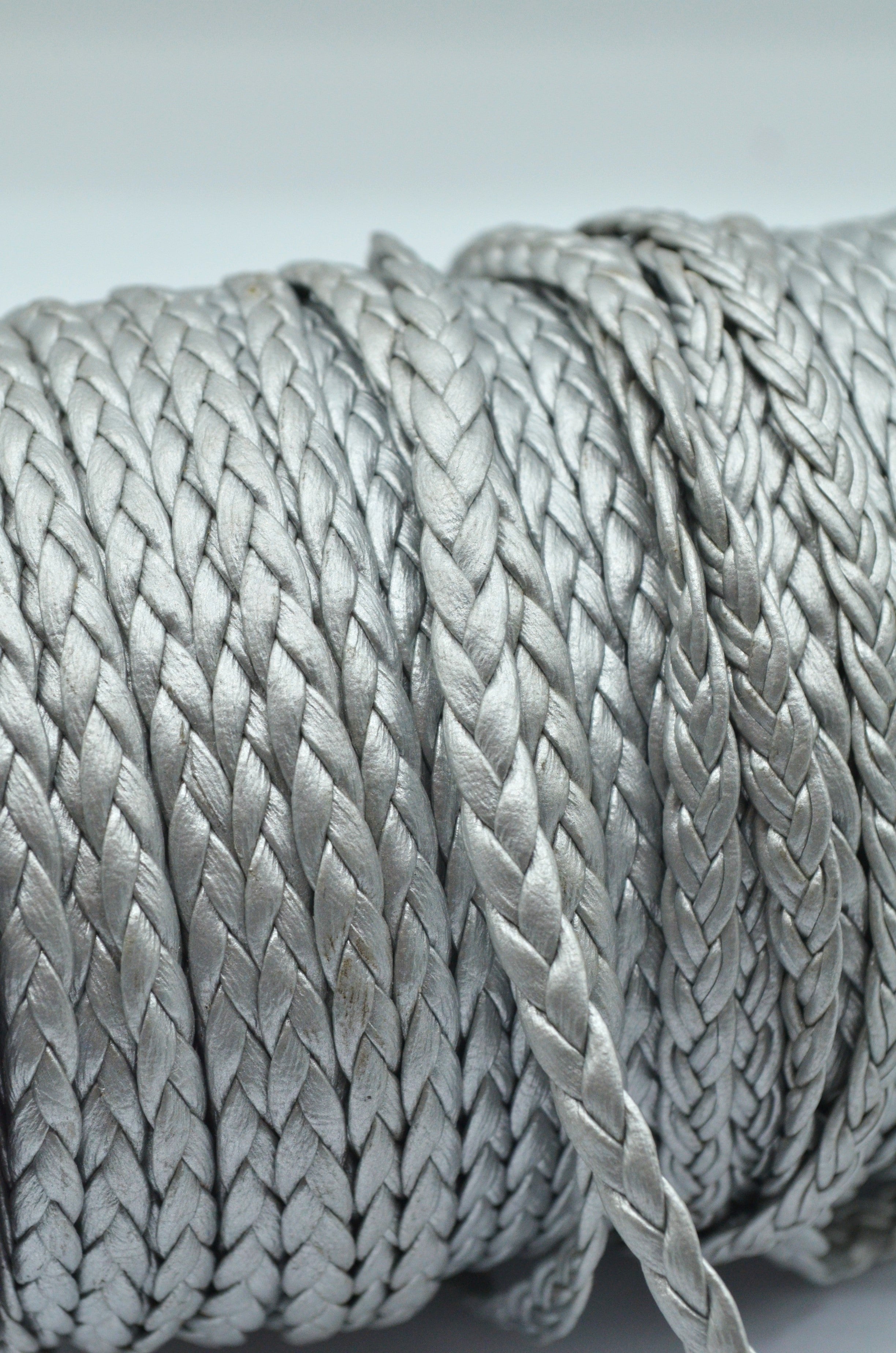 Snur Impletit Din Piele Ecologica 6mm, Argintiu Mat