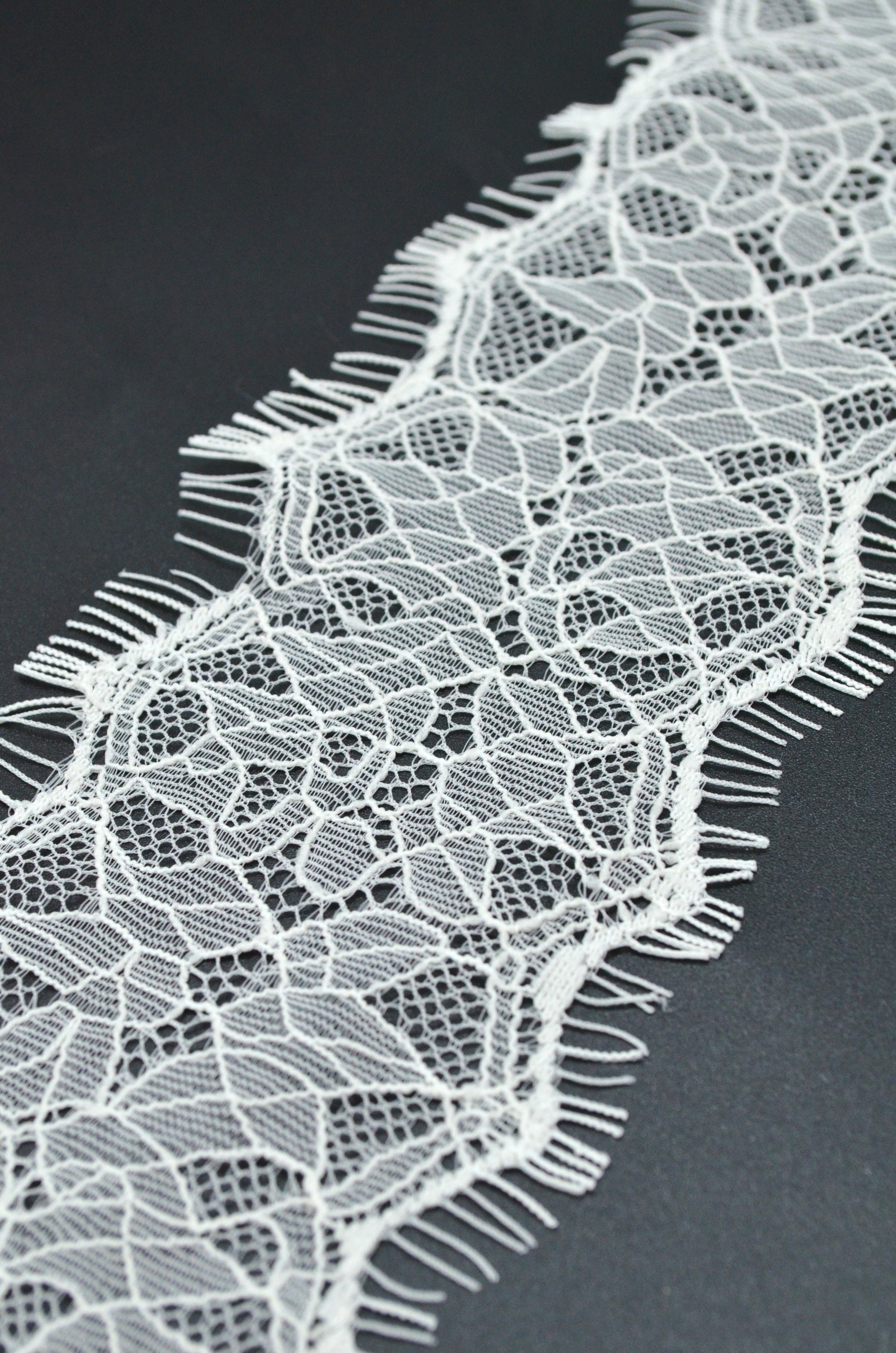Dantela Chantilly 7x300cm, Ivoire