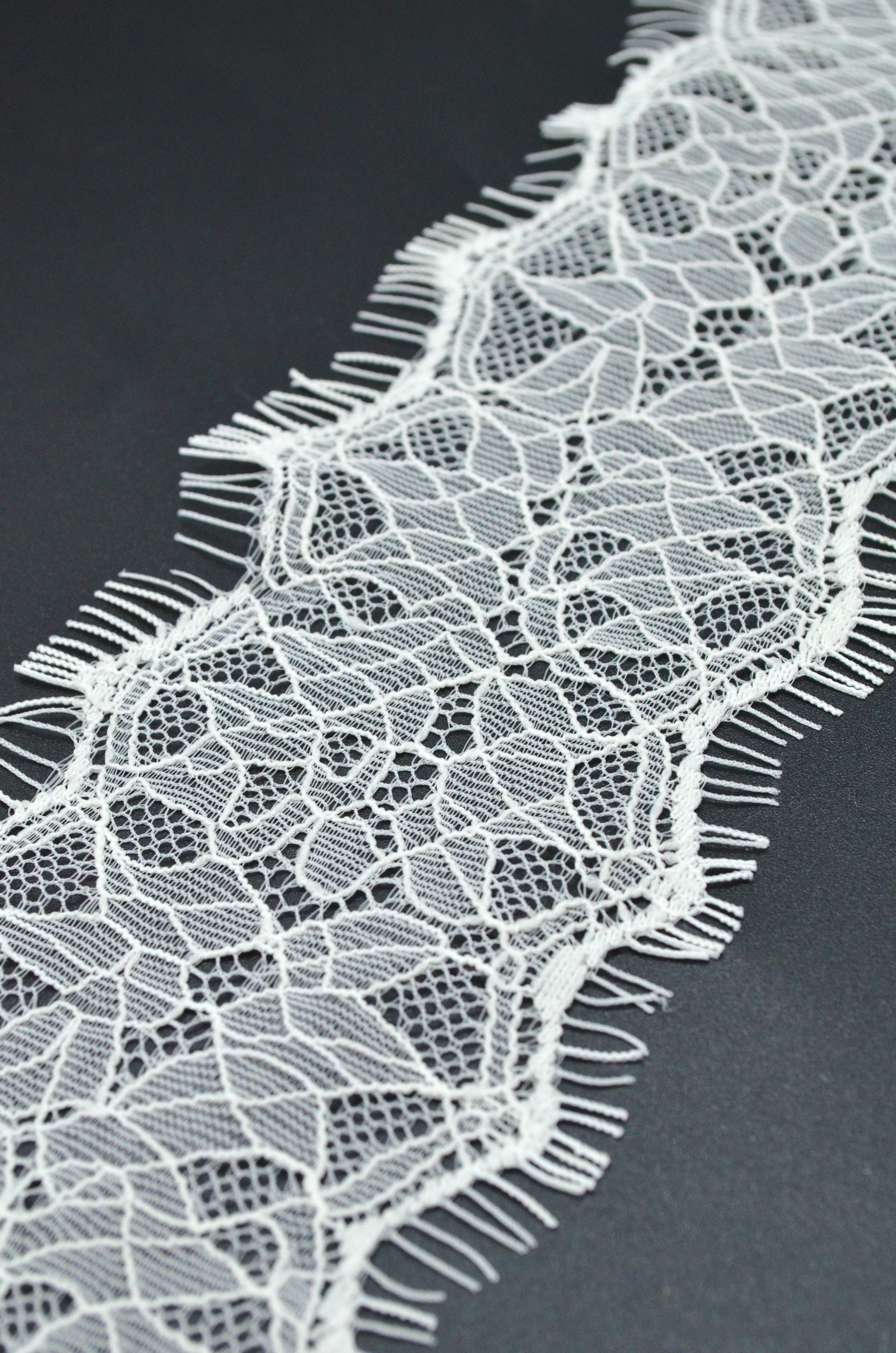 Dantela Chantilly 7x300cm, Ivoire