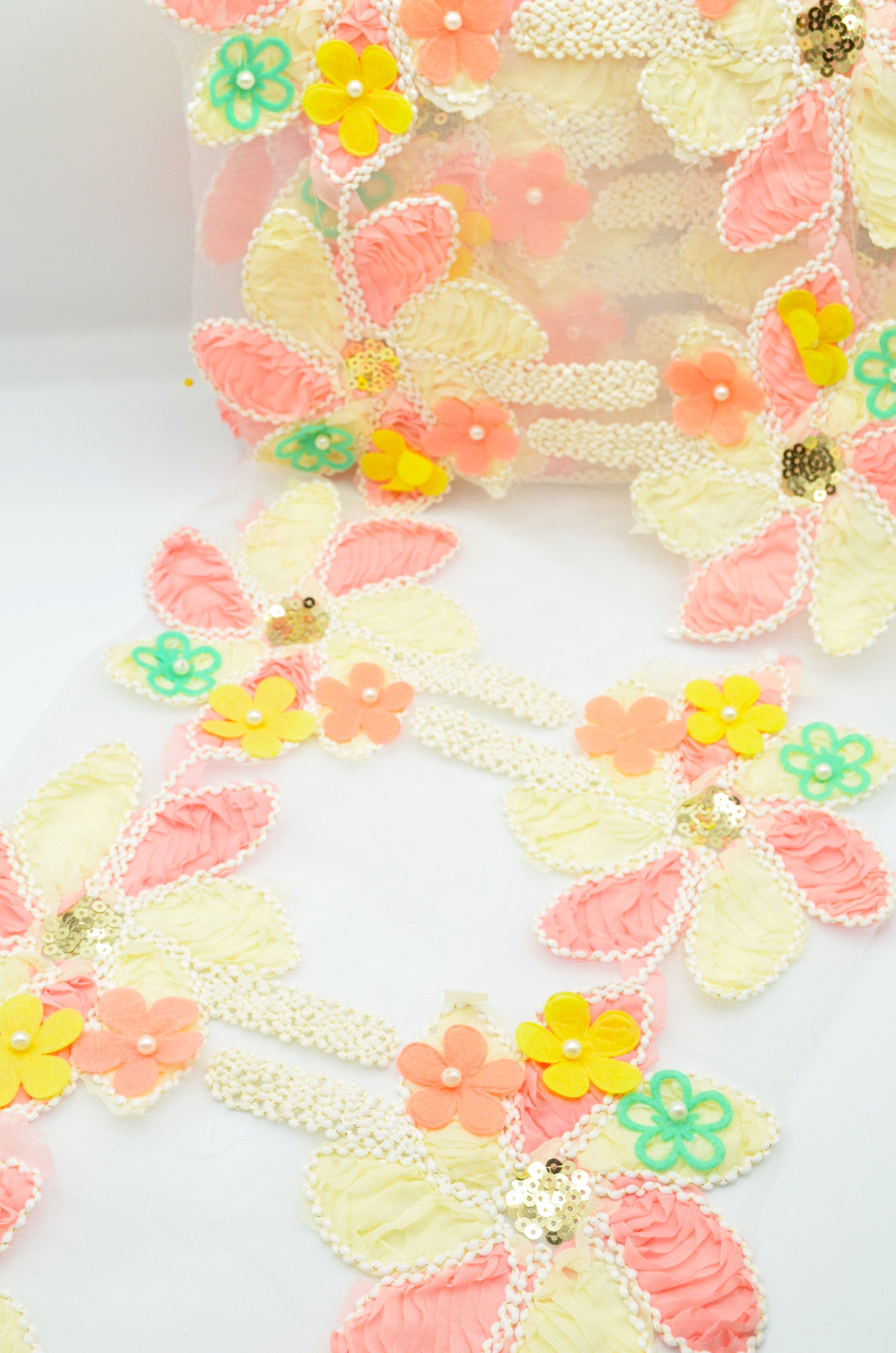 Broderie Cu Aplicatii 30cm