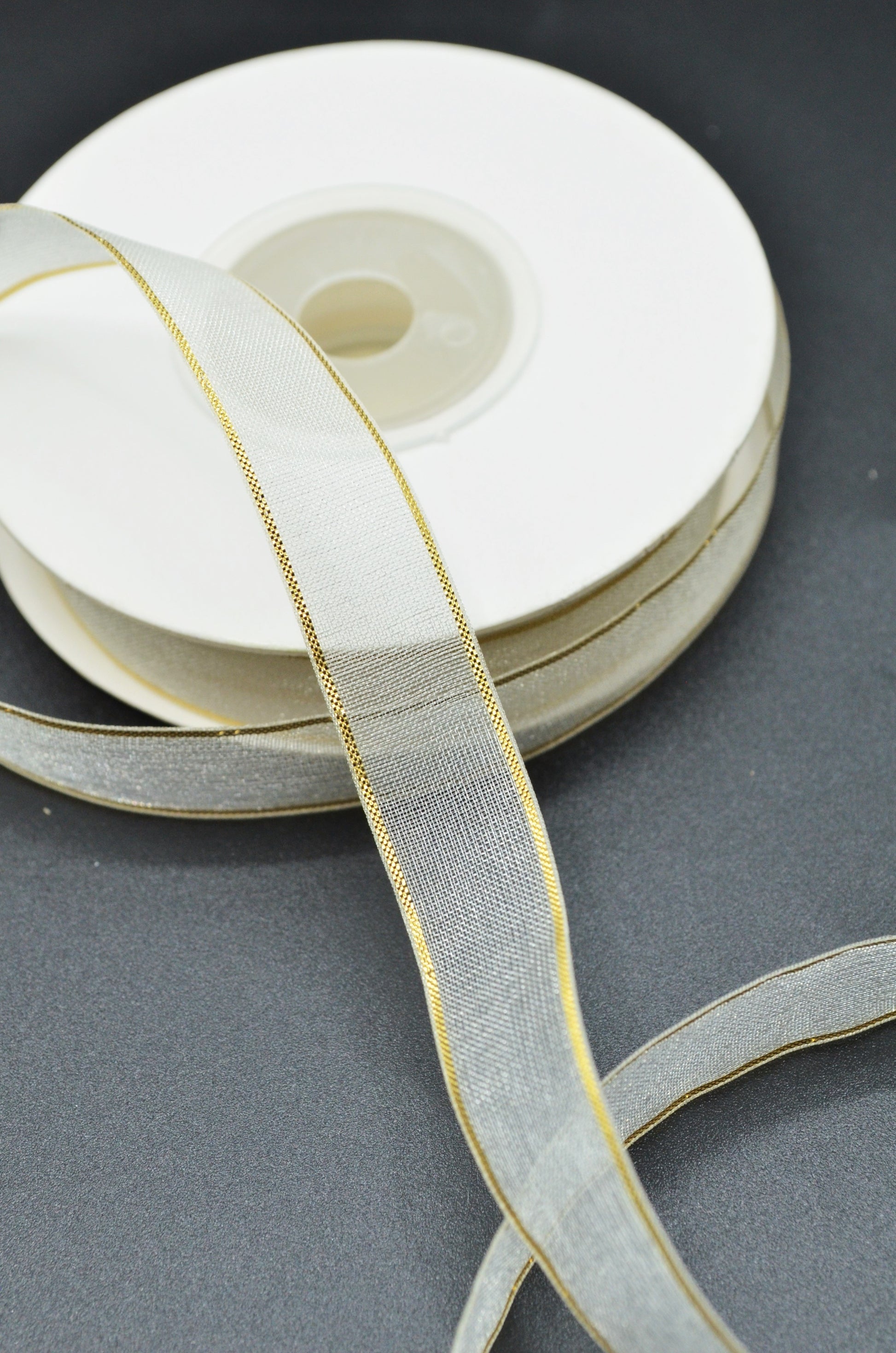 Panglica Organza Cu Fir Lurex Auriu 1.20cm, Ivoire