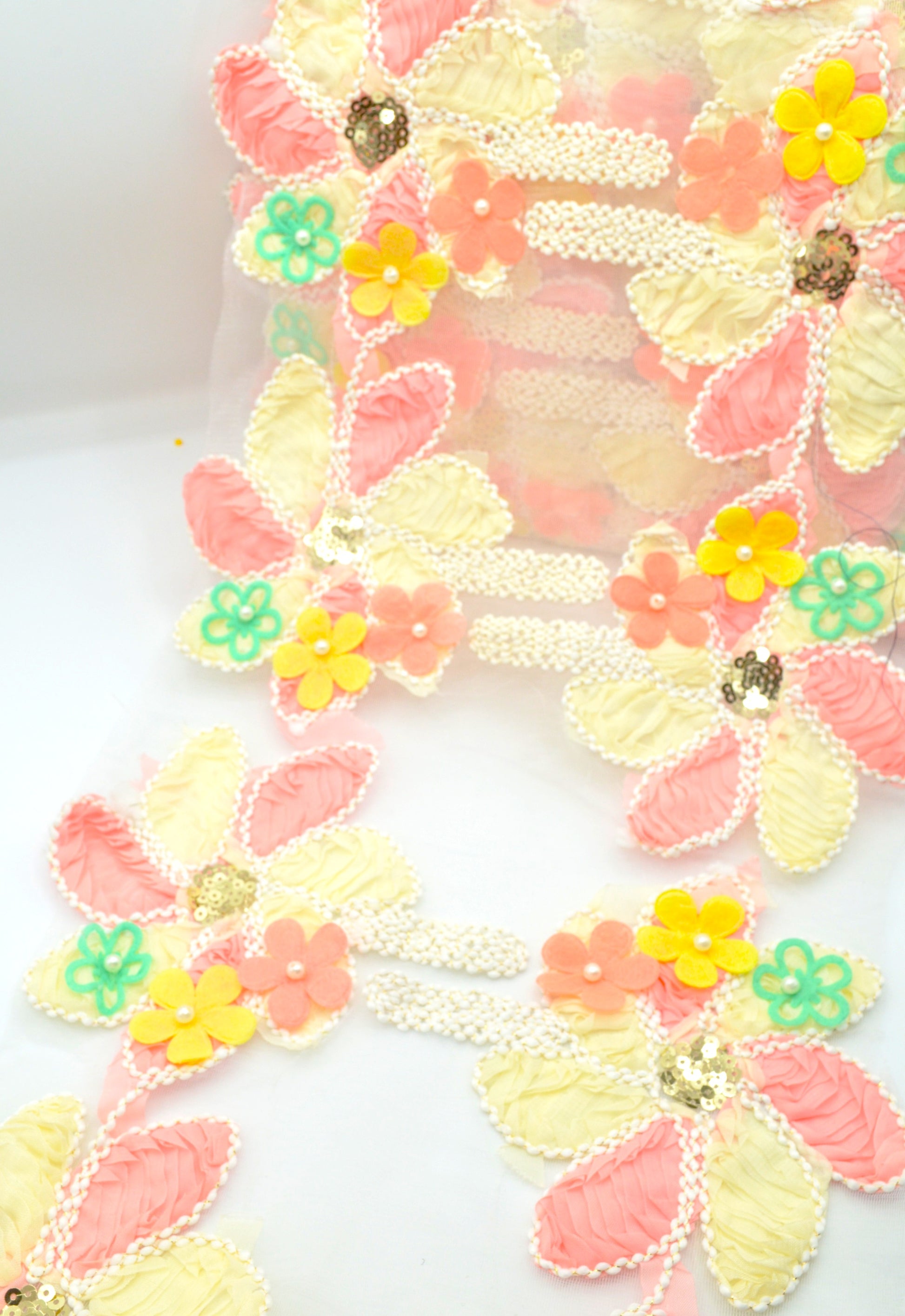 Broderie Cu Aplicatii 30cm