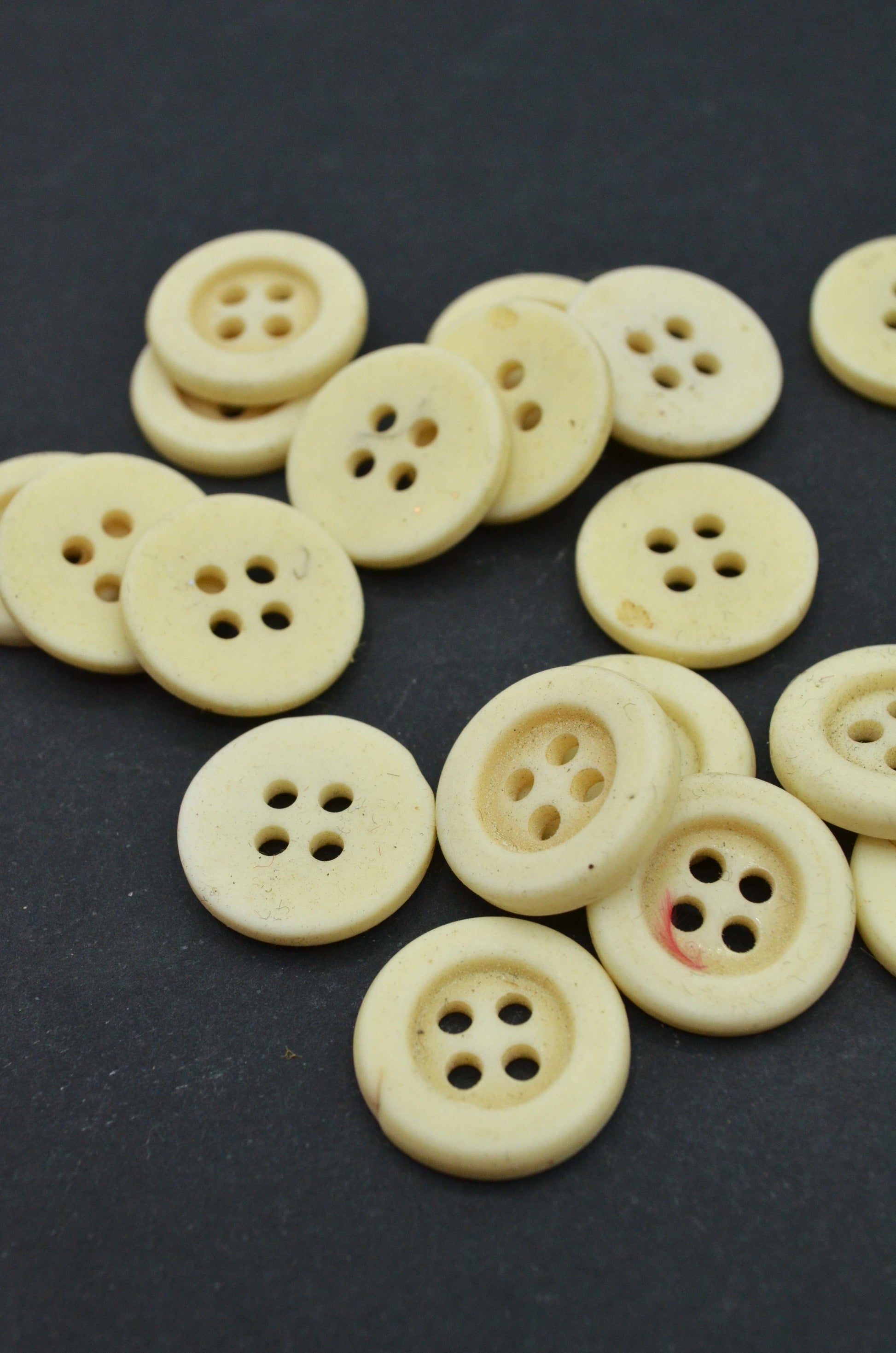 Nasturi De Plastic 18mm, Crem