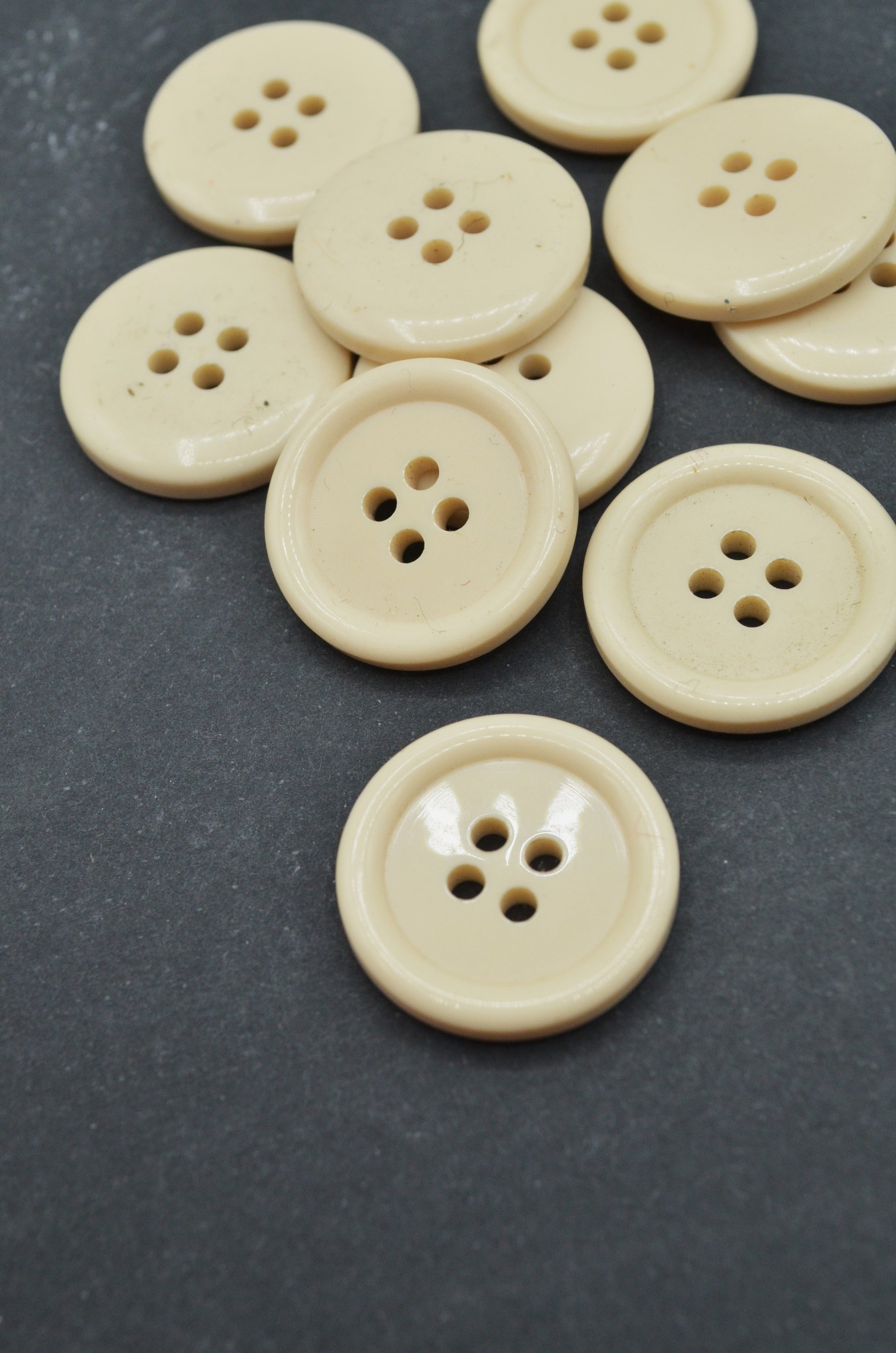 Nasturi De Plastic 21mm, Crem