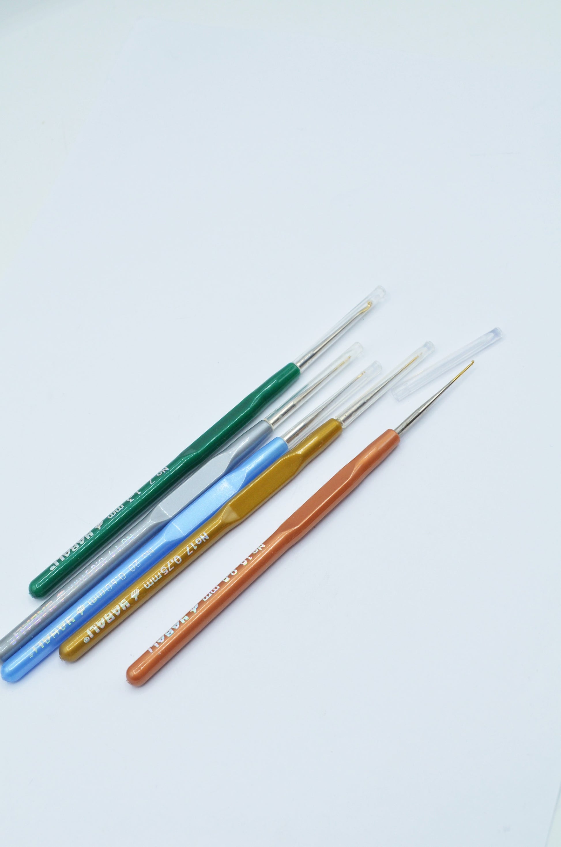Crosete Metalice Cu Maner De Plastic, (Pret Pe Bucata)