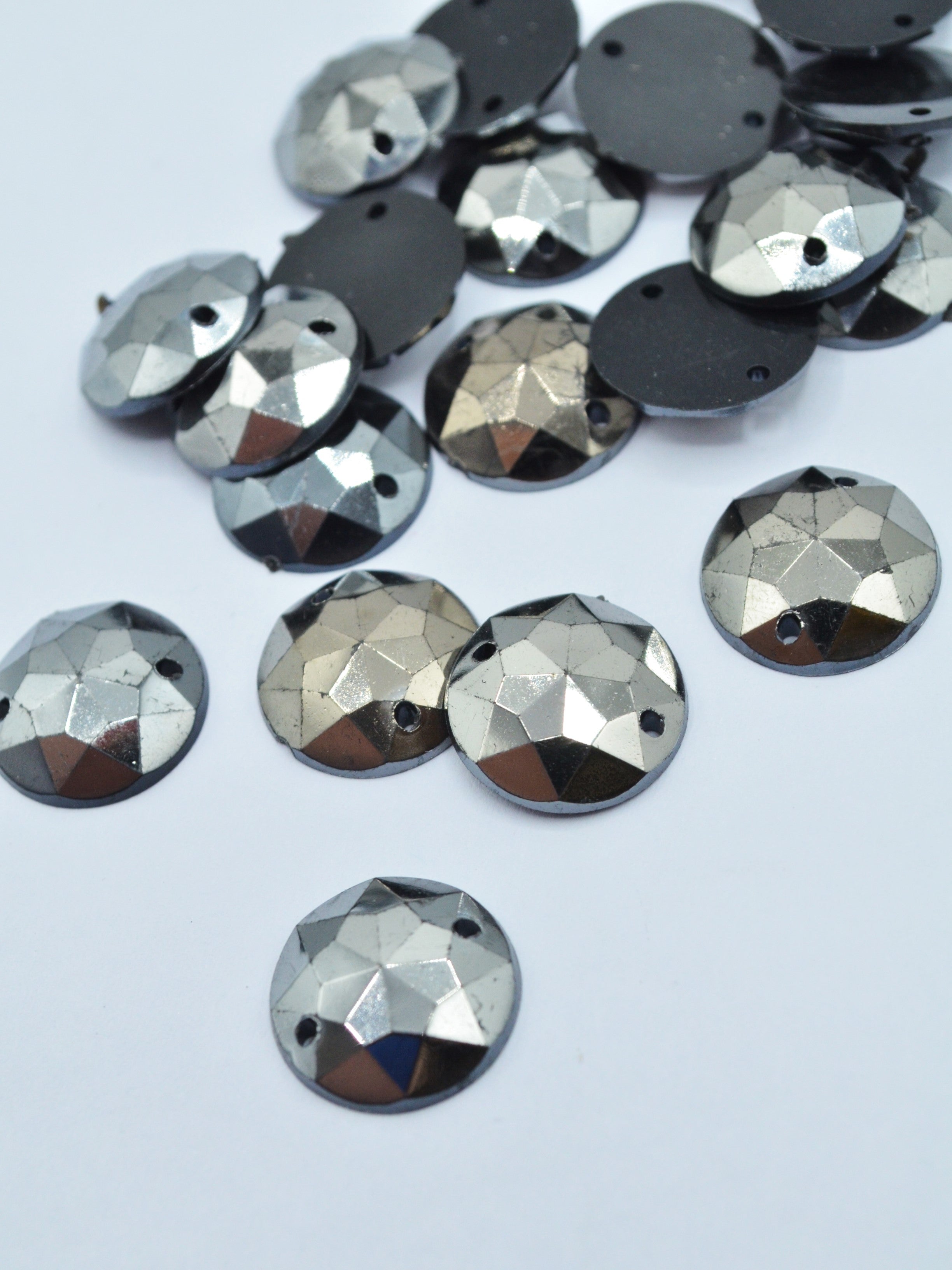 Pietre De Plastic De Cusut 14mm, (20buc/Pachet)