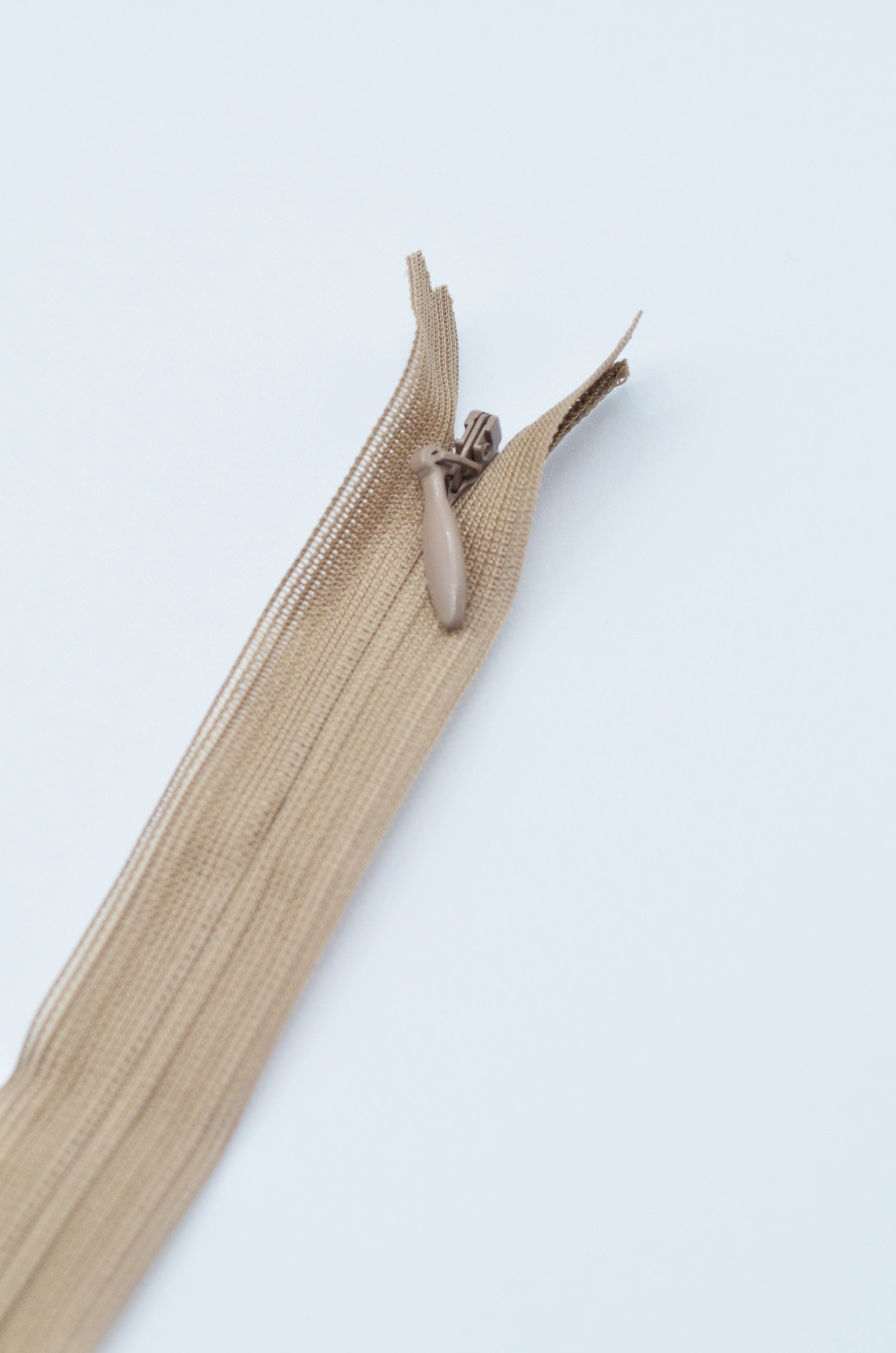 Fermoar Ascuns Bej, 36cm