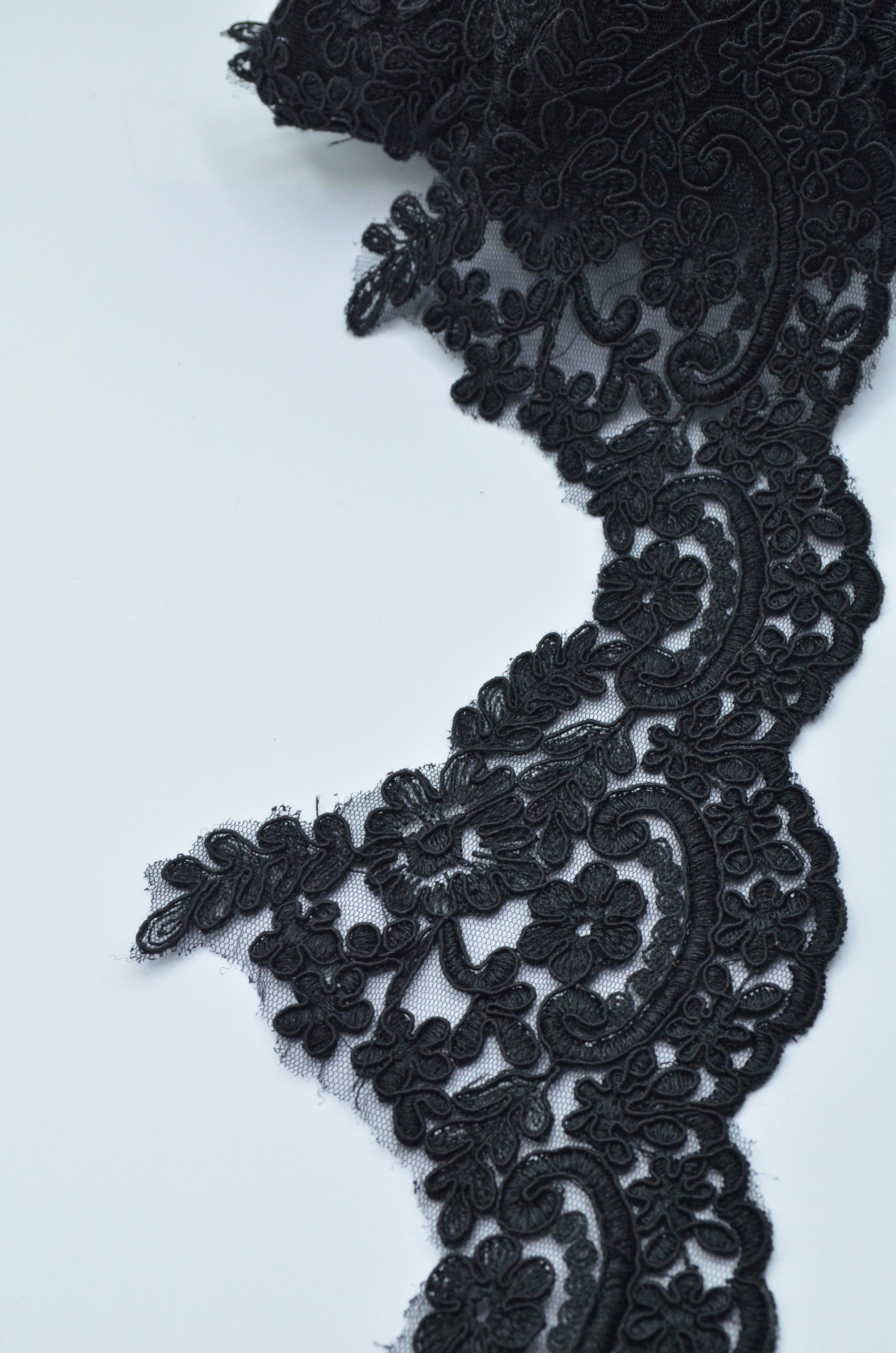 Broderie Neagra 12cm