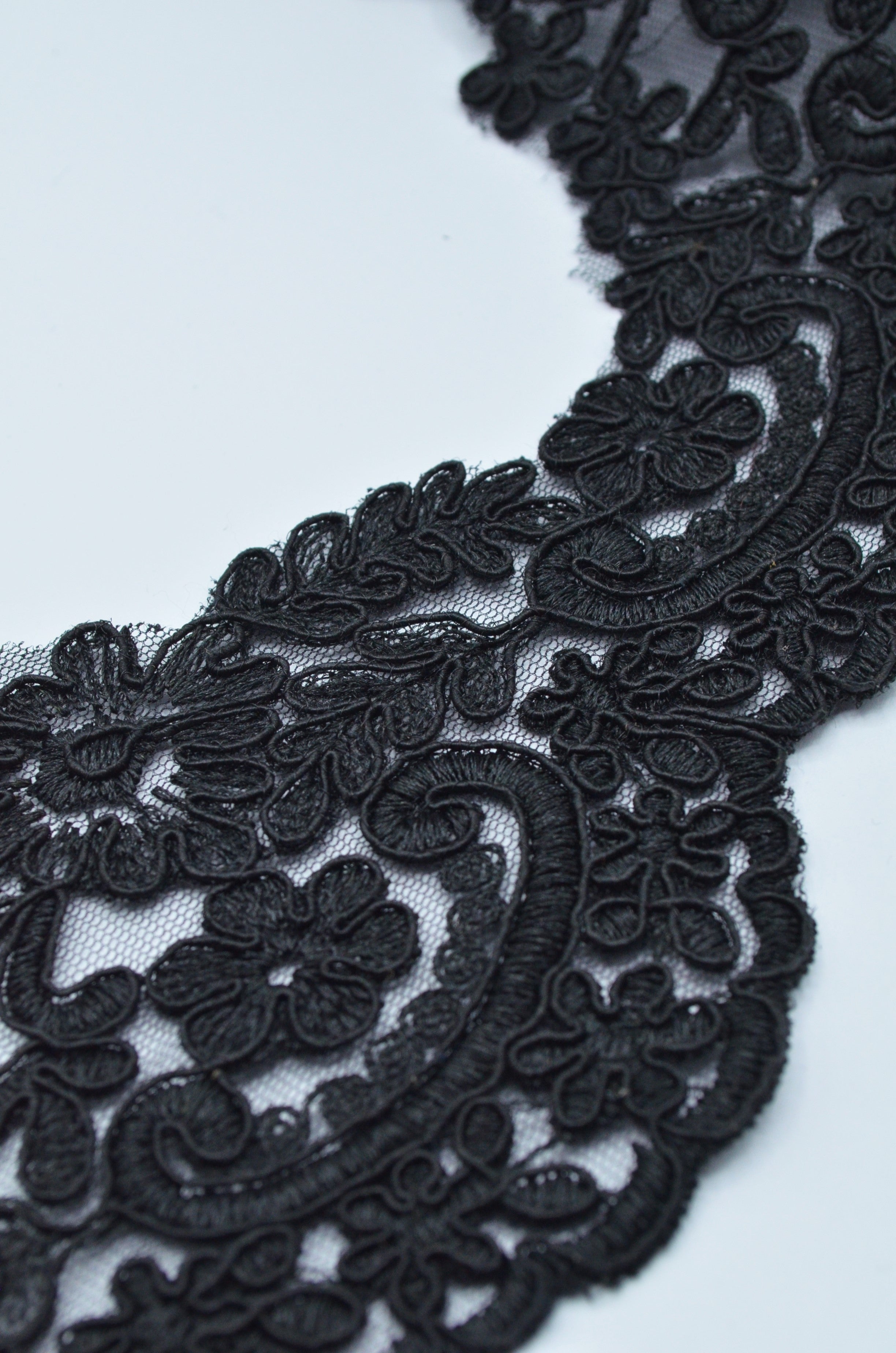 Broderie Neagra 12cm