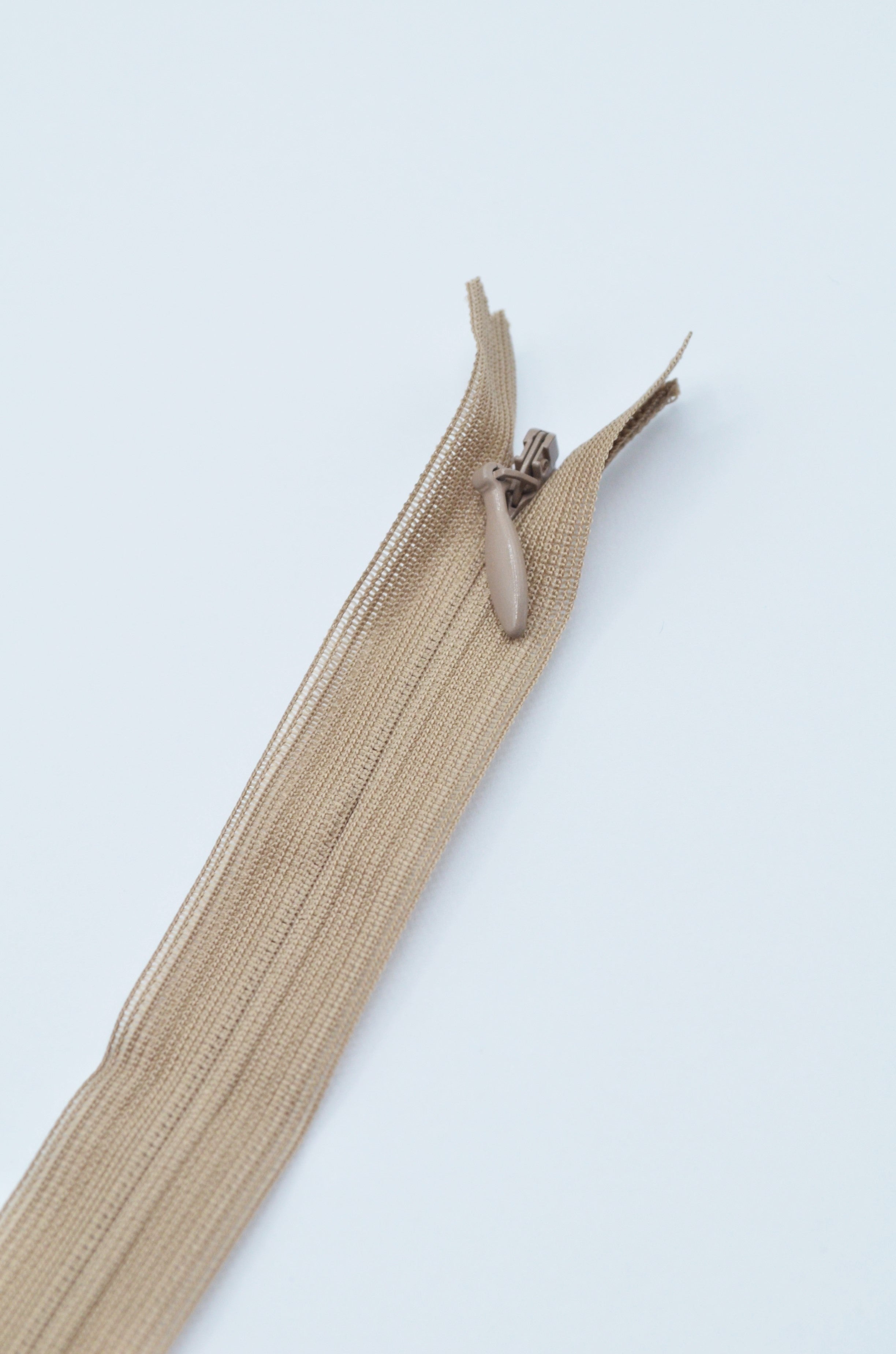 Fermoar Ascuns Bej, 36cm