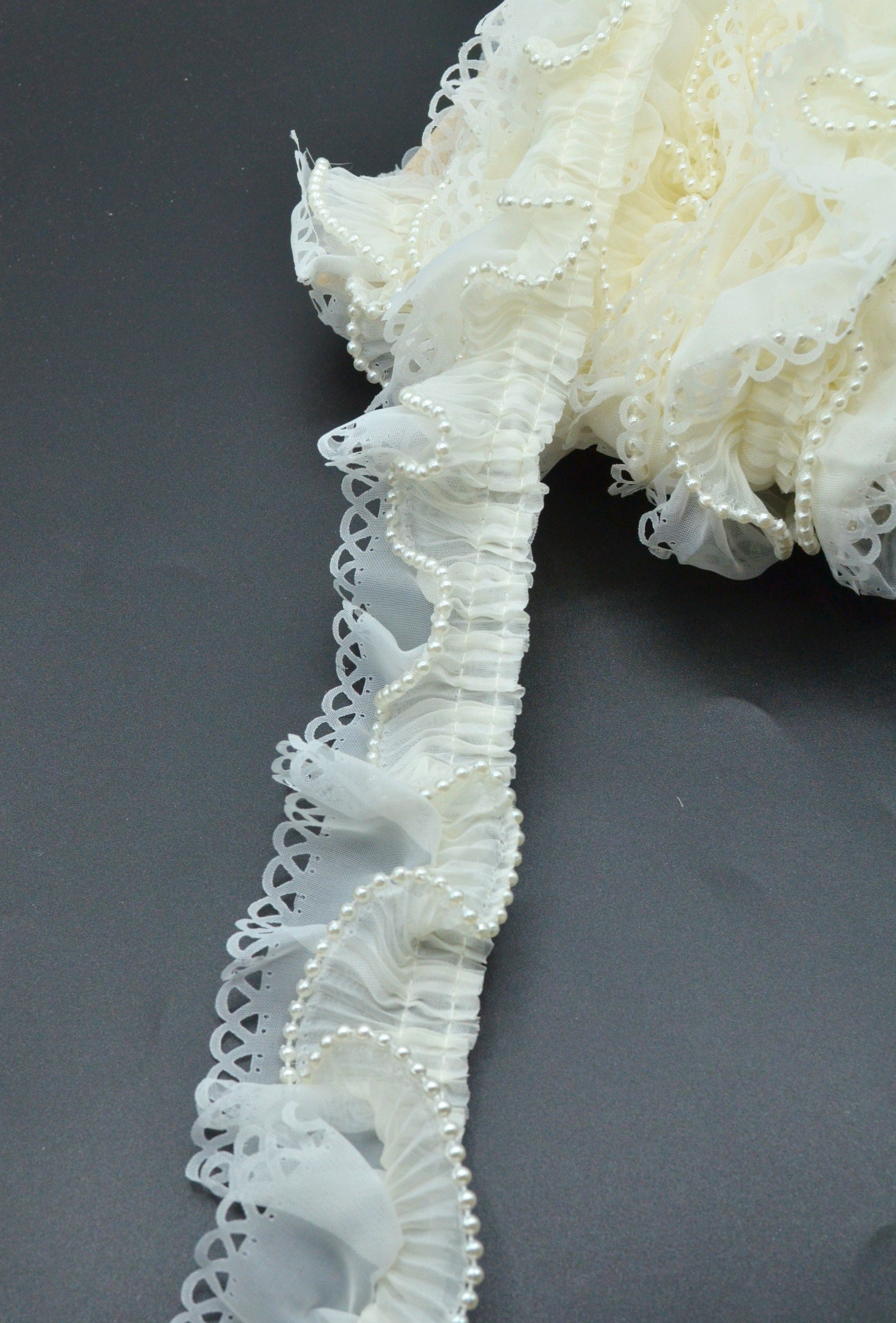 Pasmanterie Volane Cu Perle, 5cm, Ivoire