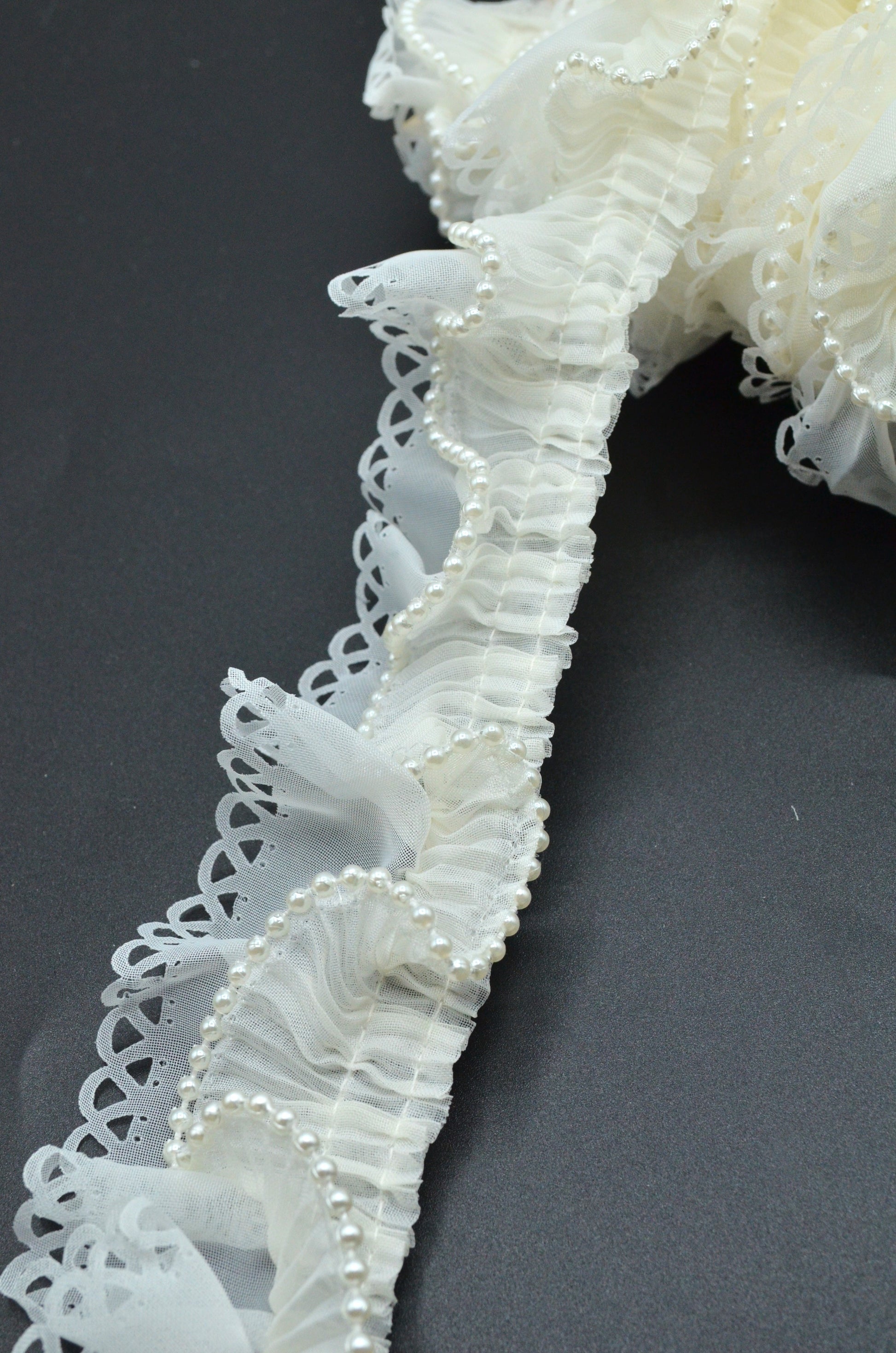 Pasmanterie Volane Cu Perle, 5cm, Ivoire