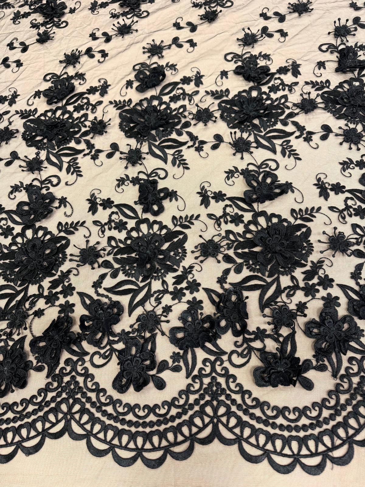 Broderie 3D Pe Tull, Negru