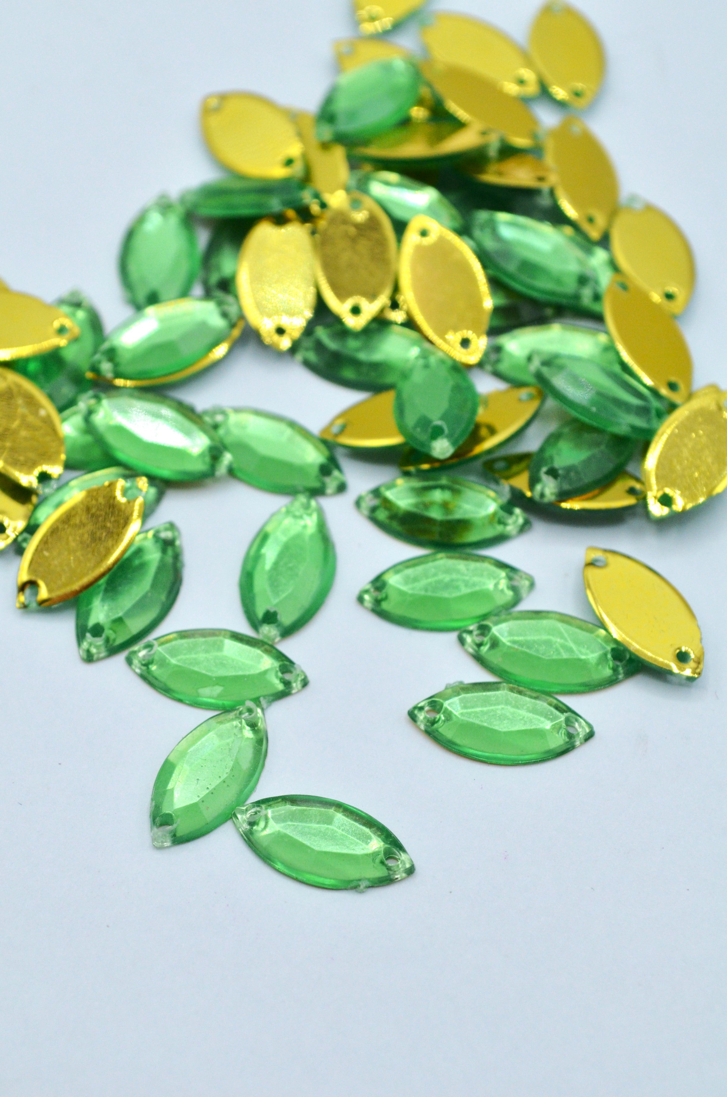 Pietre De Plastic De Cusut 14x7mm, (10gr/Pachet)