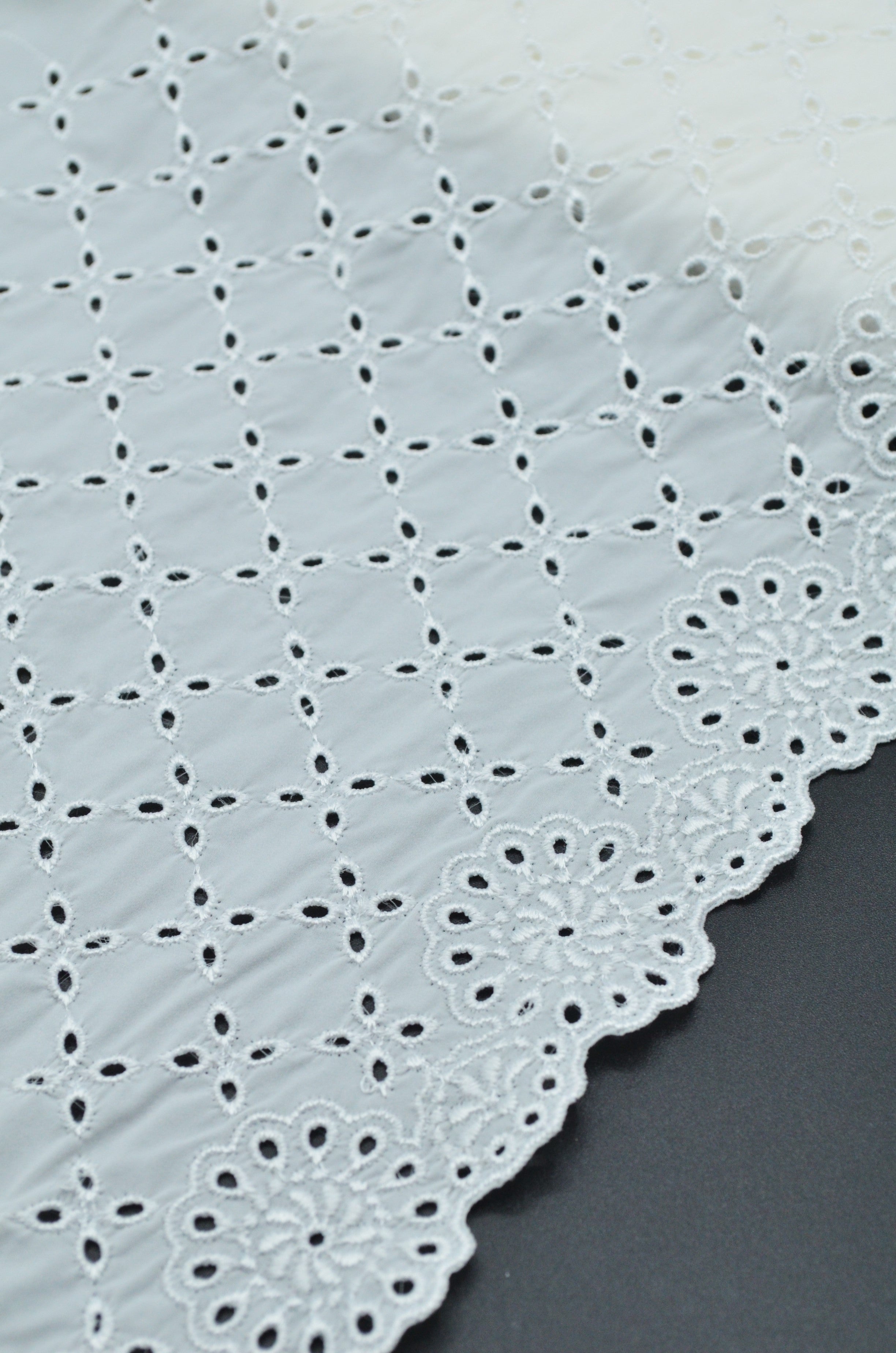 Banda Lycra Elastica Brodata Alba 20cm