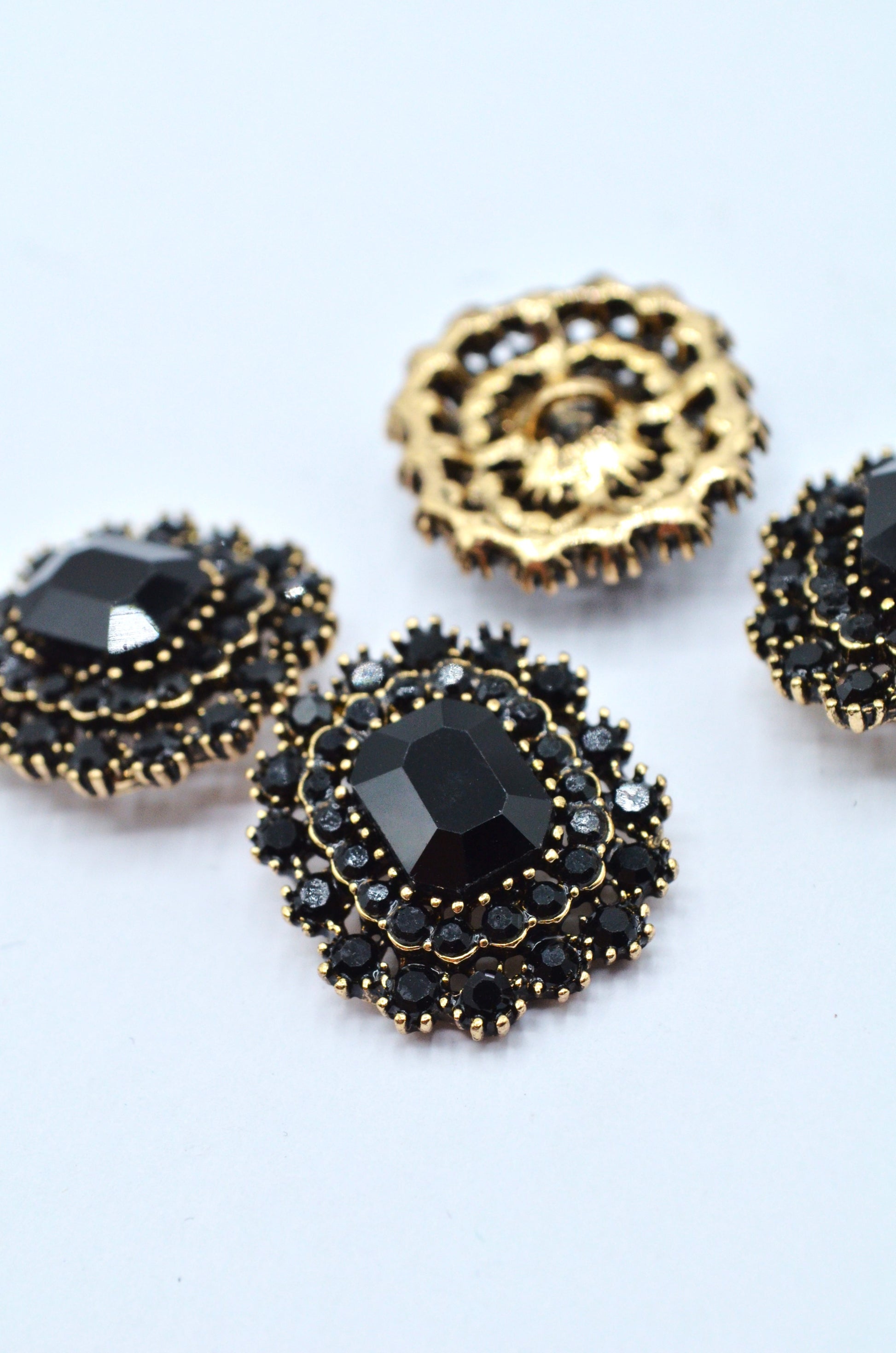 Nasturi Metalici Cu Pietre