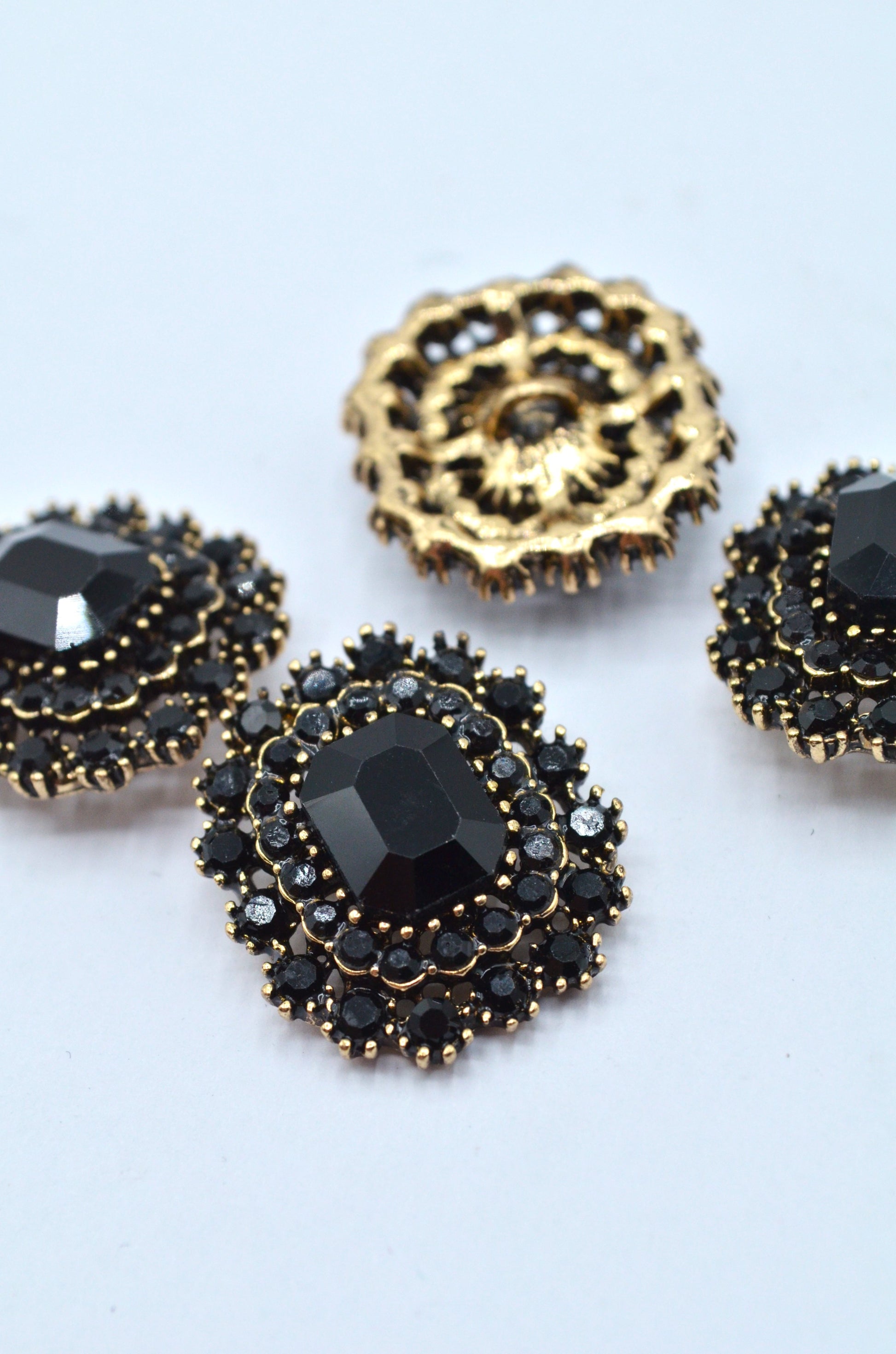 Nasturi Metalici Cu Pietre