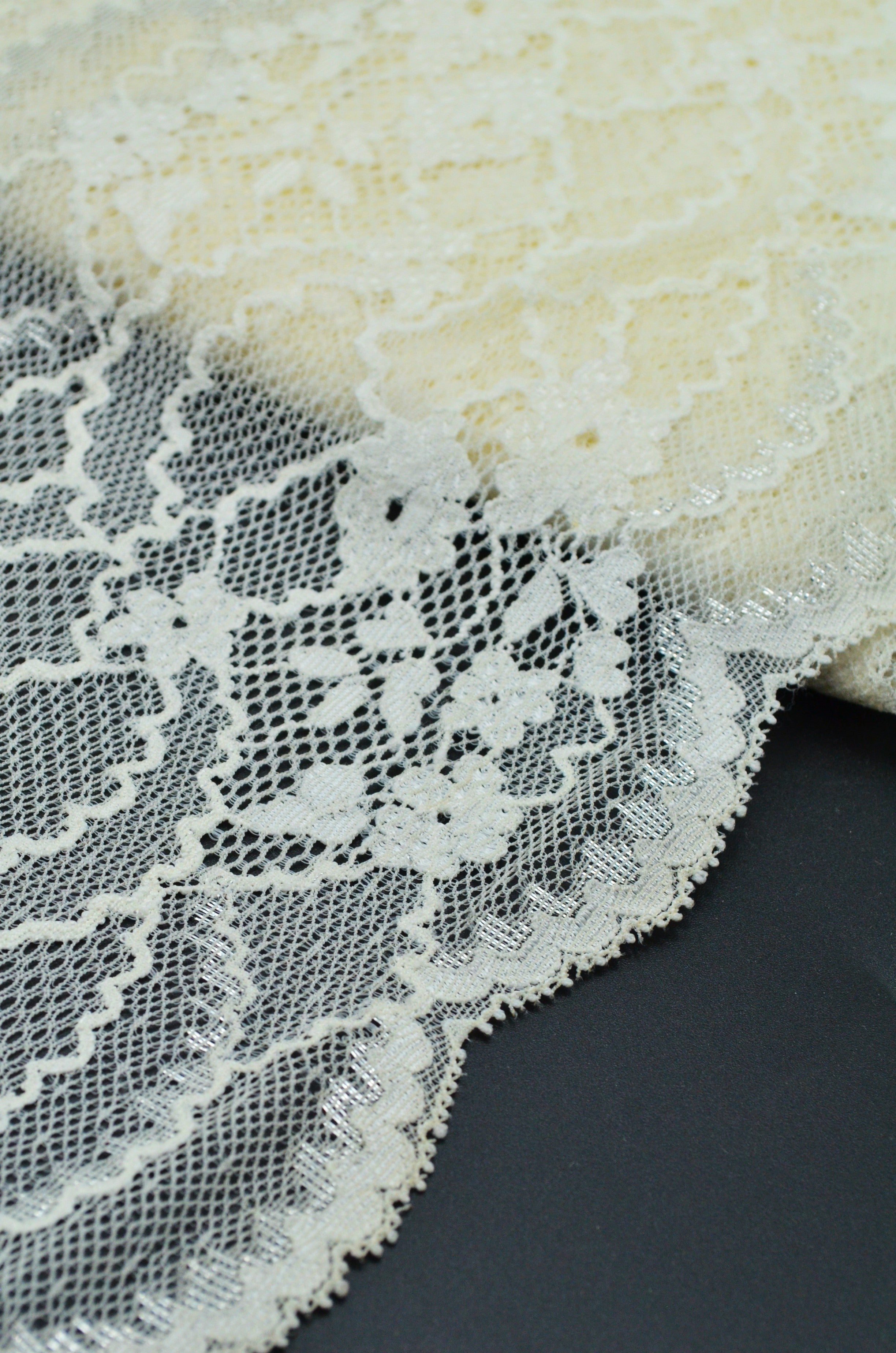 Dantela Elastica 13.50cm, Crem Cu Argintiu