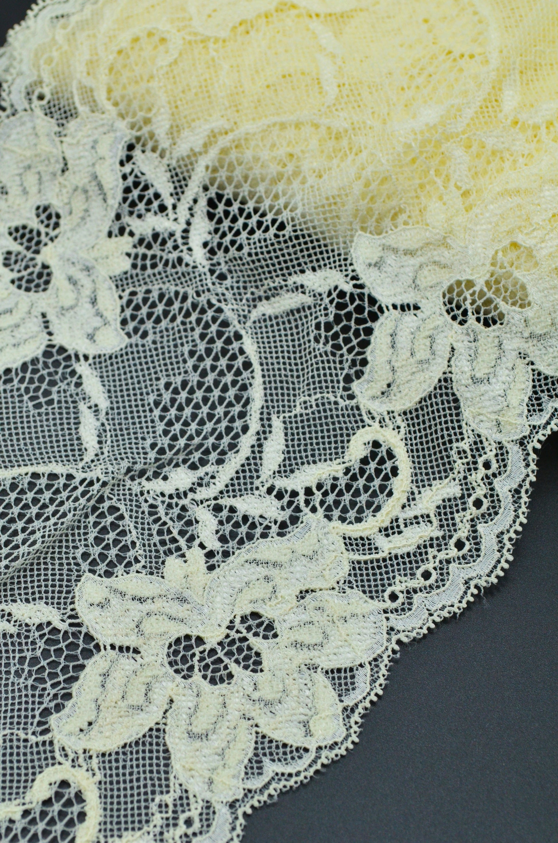 Dantela Elastica 15cm, Crem Unt