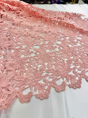 Broderie Sparta, Roz somon