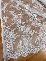 Chantilly Cu Margele Si Paiete Fine, Ivoire