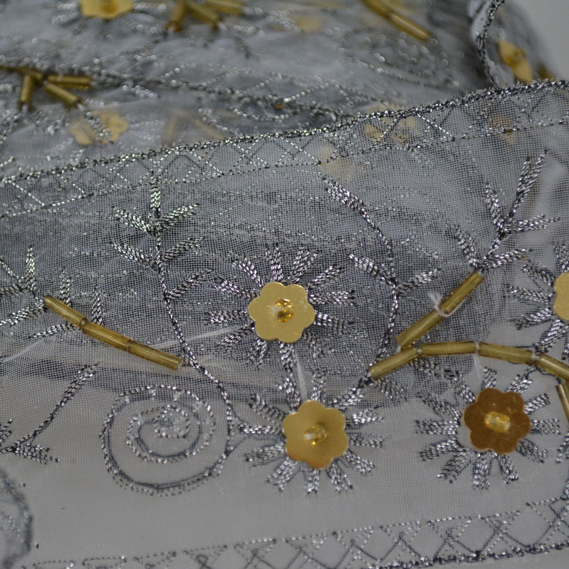 Pasmanterie Organza Cu margele Aurii, 5,80 cm