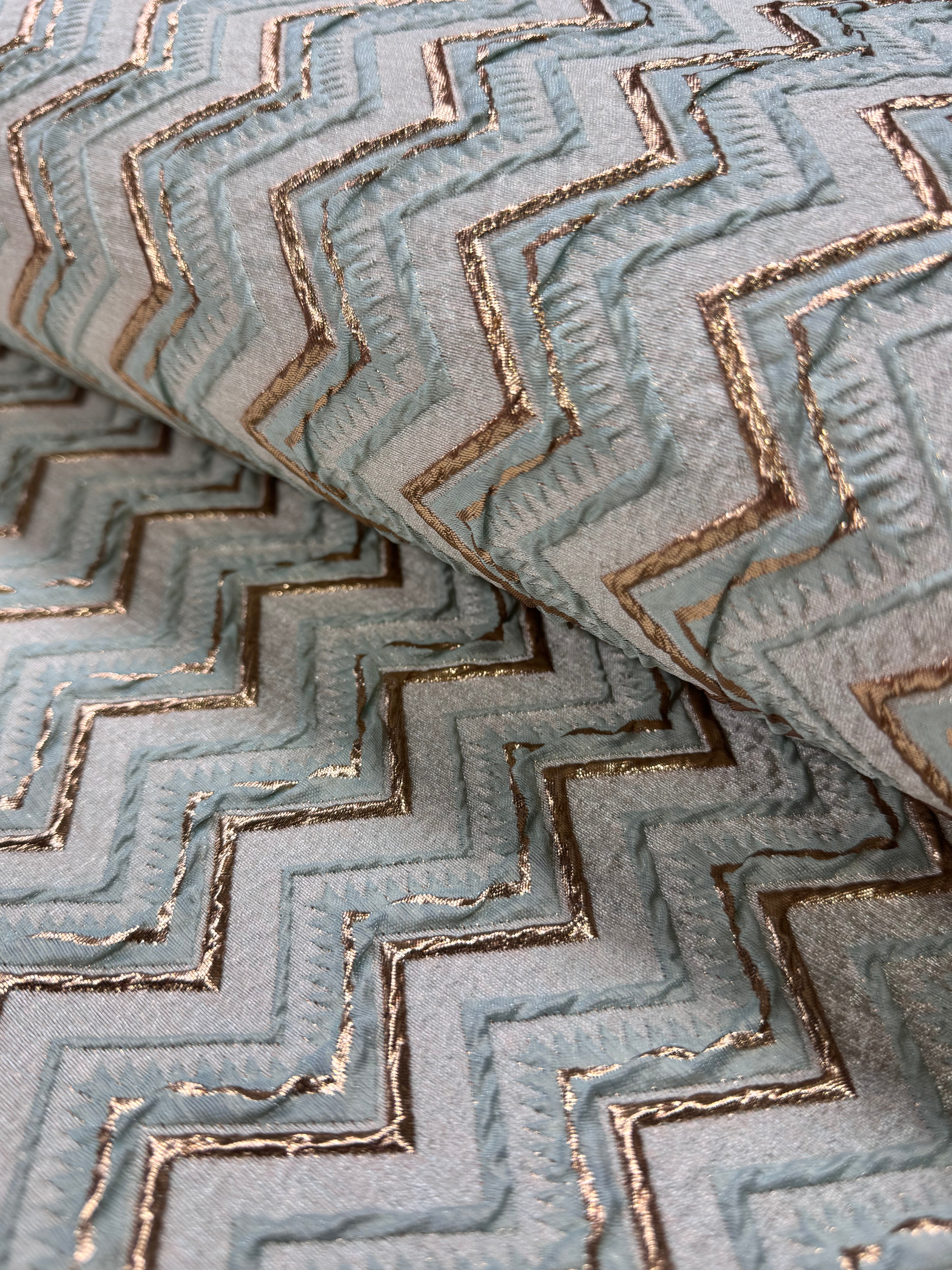 Brocard Cu Fir Lame, Vernil