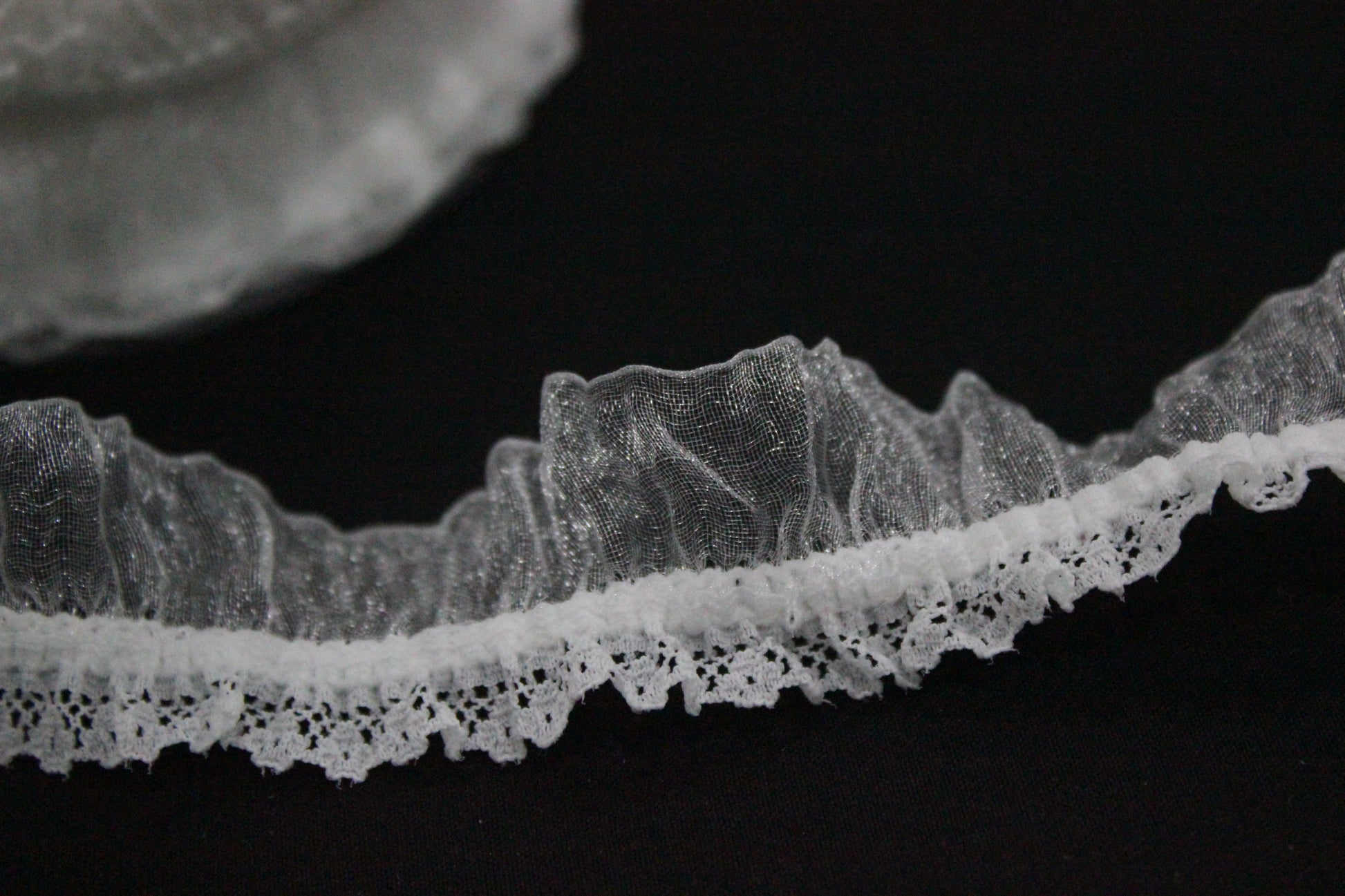 Elastic Cu Volane Din Dantela Si Organza, 3cm